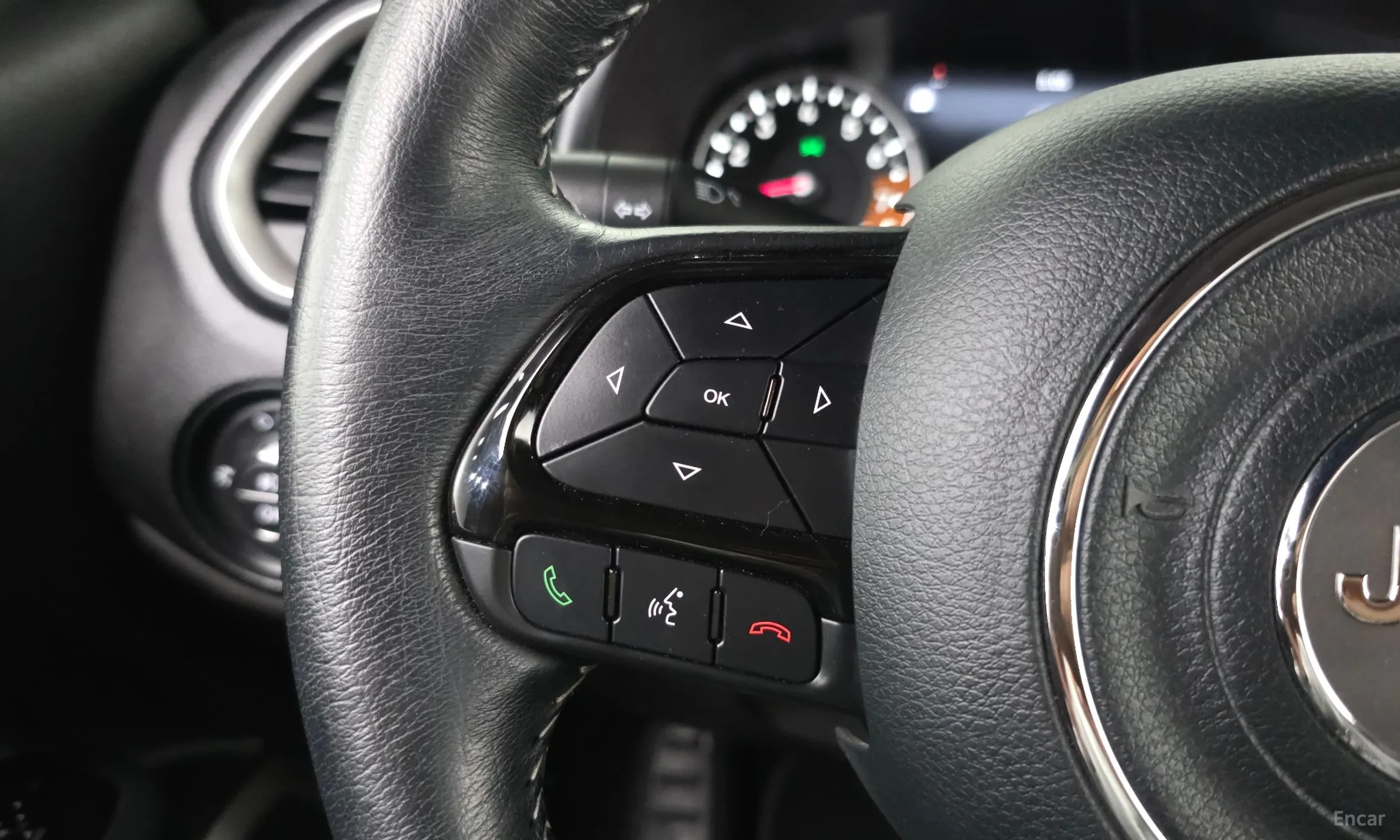 Jeep Renegade превью 18