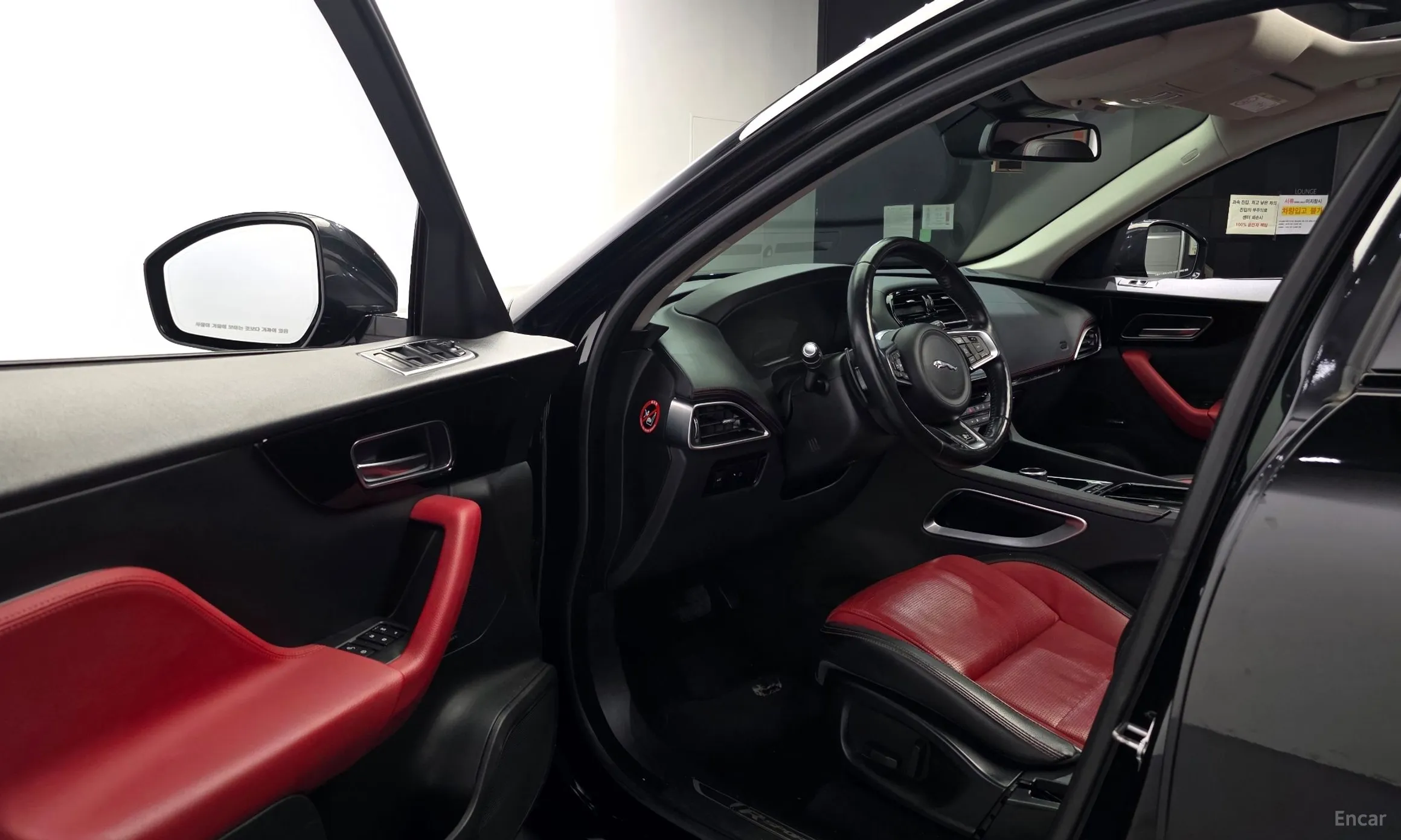 Jaguar F-PACE превью 10