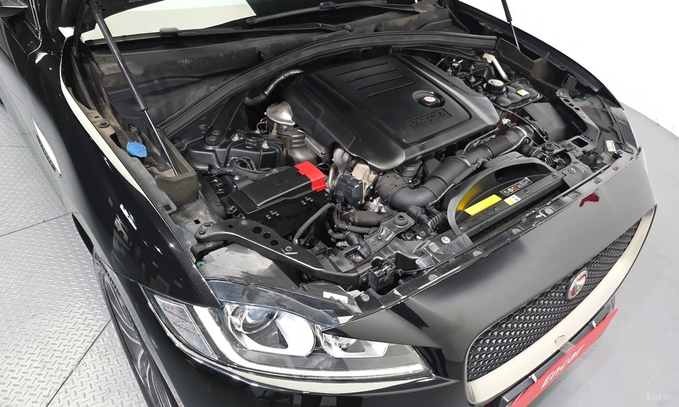Jaguar F-PACE превью 6