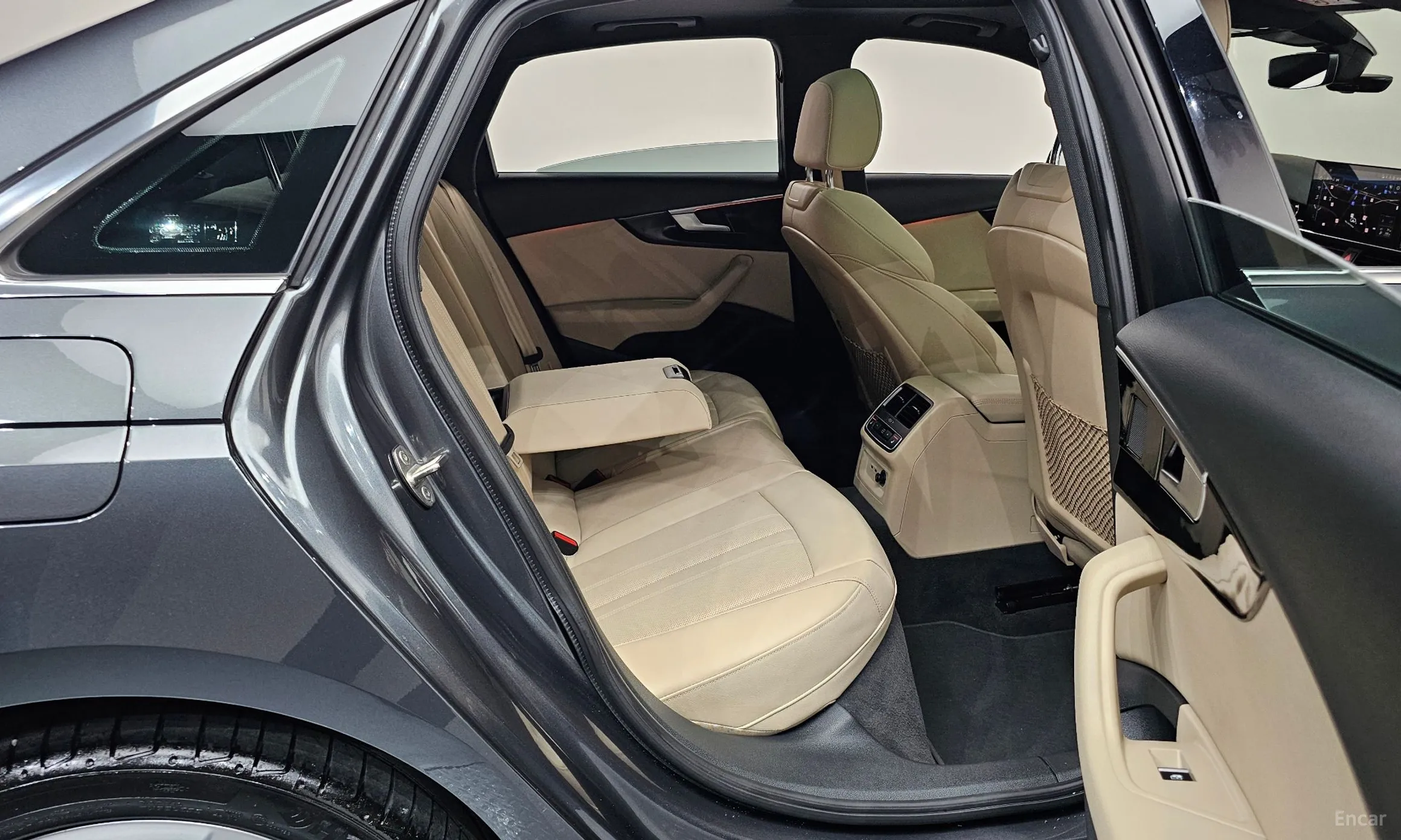 Audi A4 (B9) превью 11