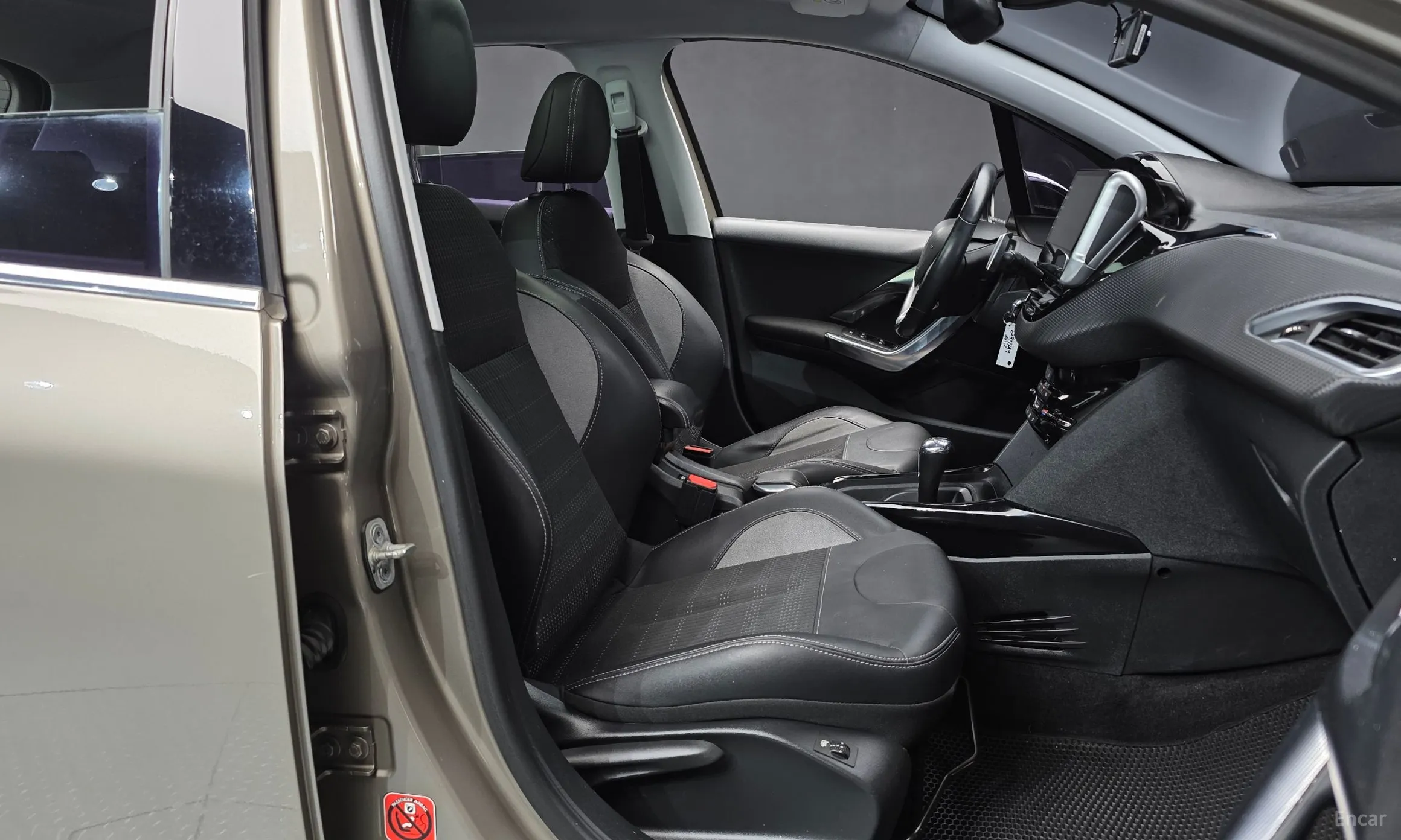Peugeot 2008. превью 11
