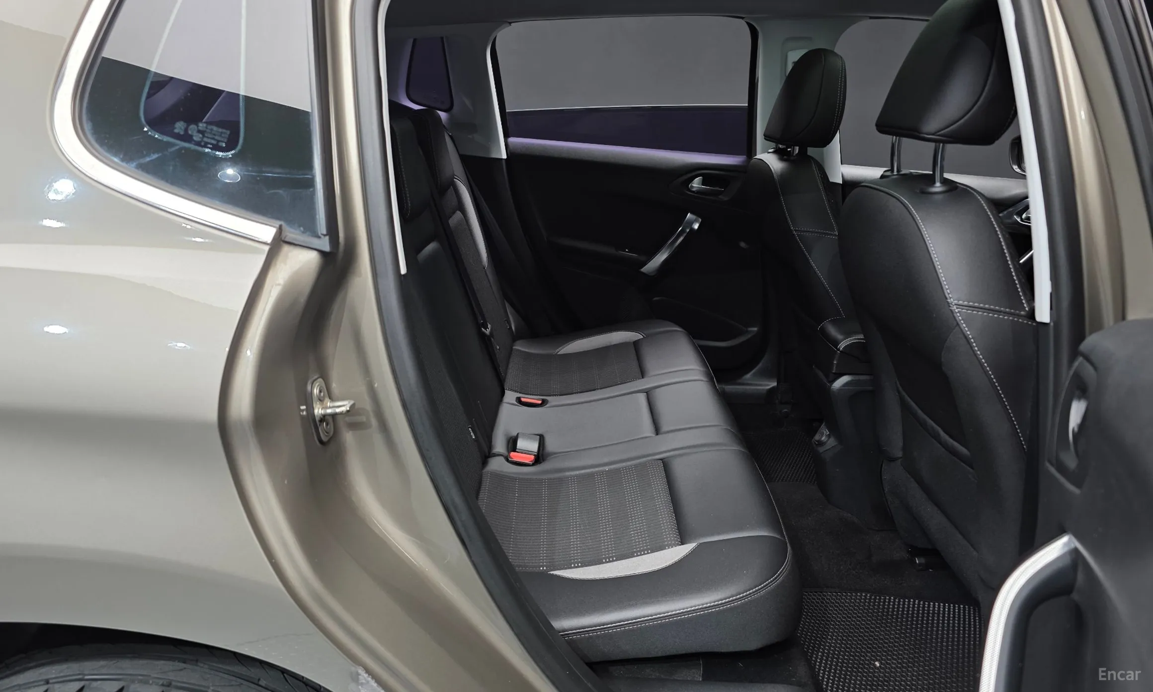 Peugeot 2008. превью 12