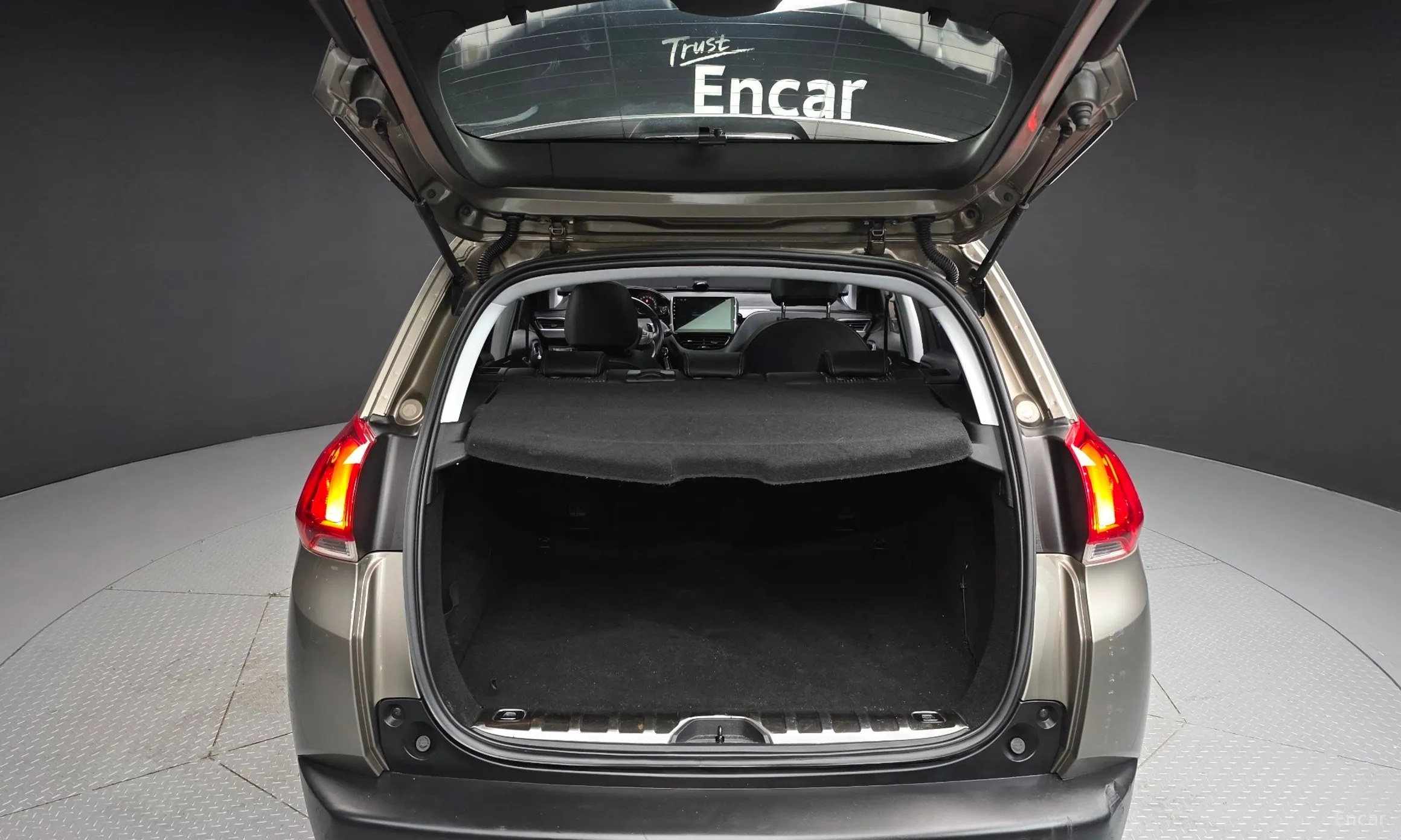 Peugeot 2008. превью 20