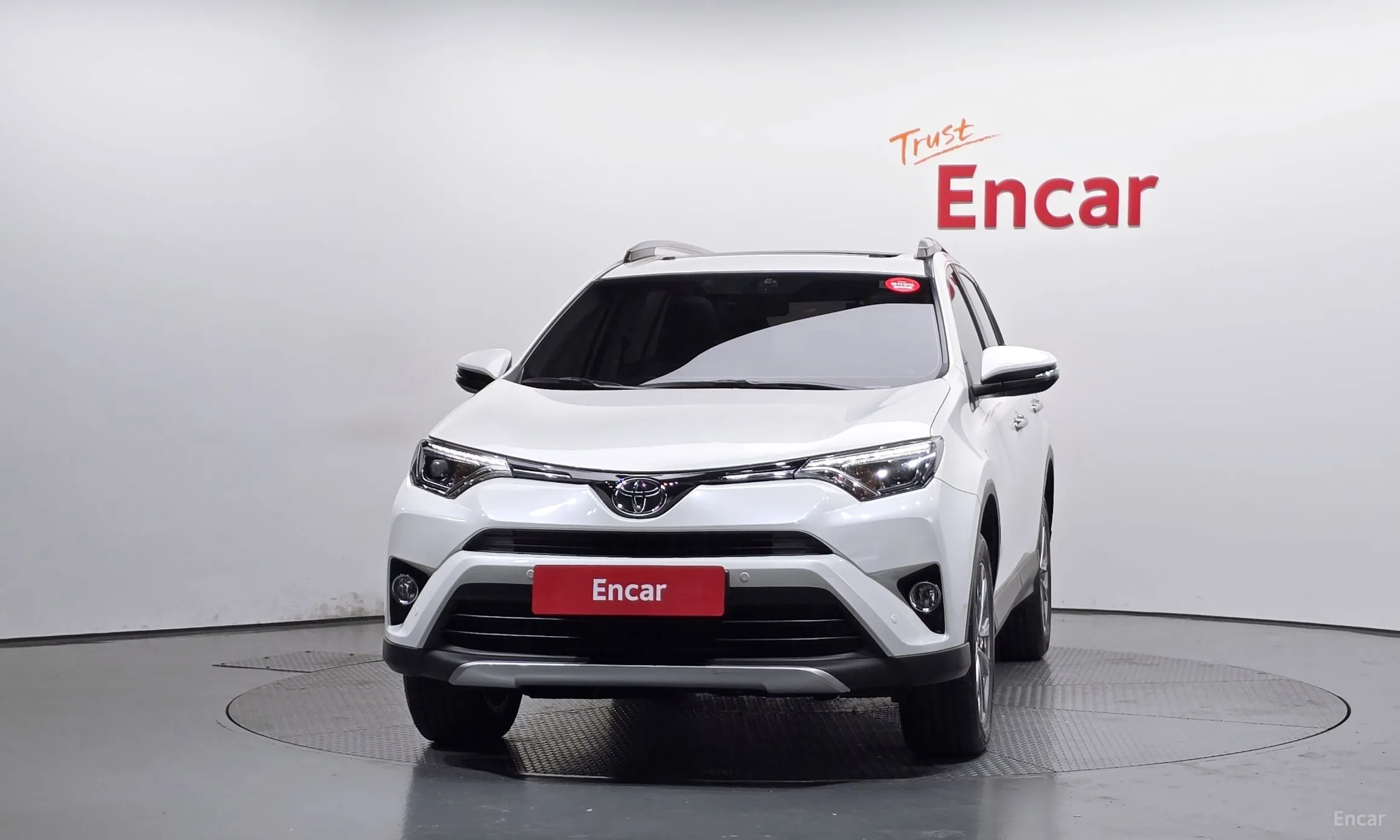 Toyota RAV4 превью 3