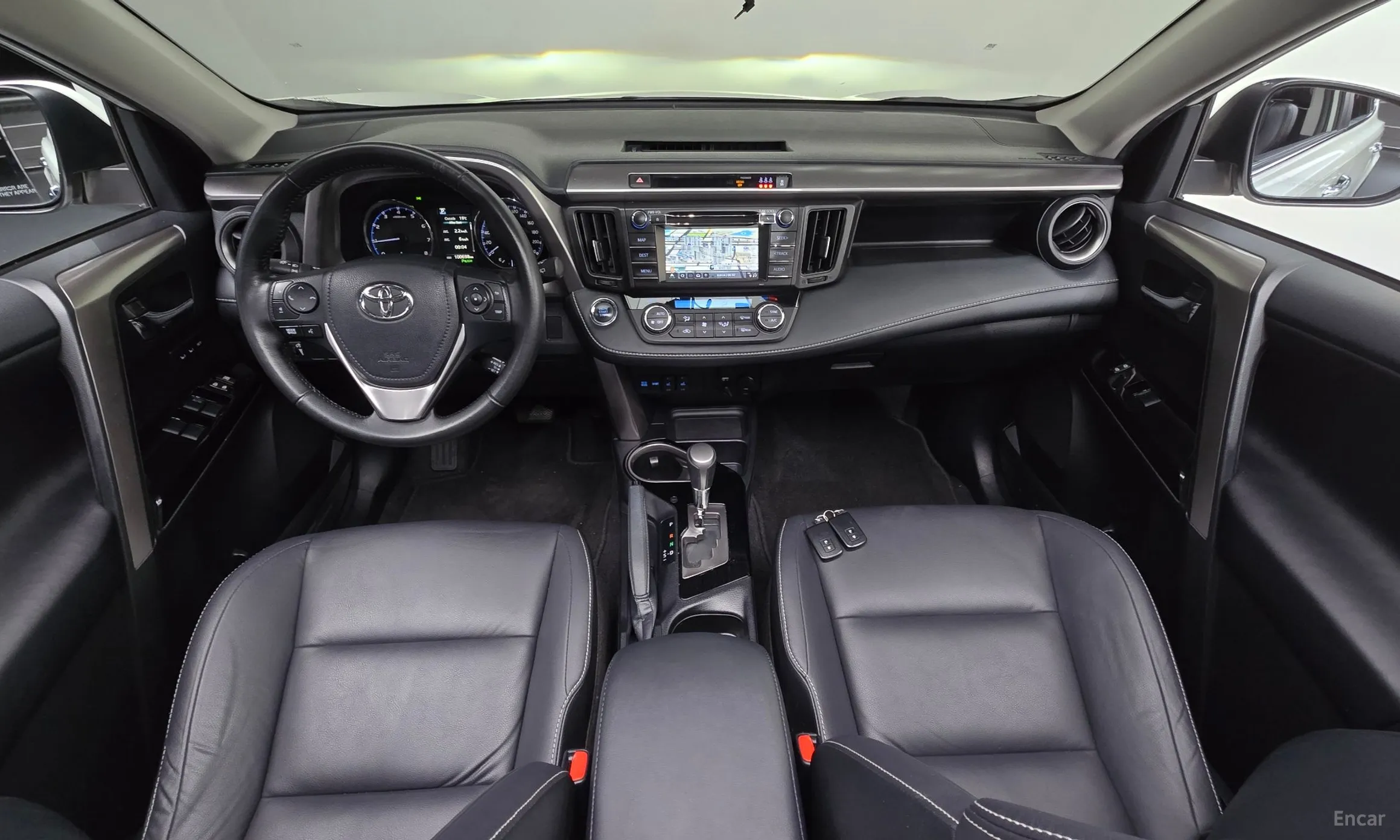 Toyota RAV4 превью 7