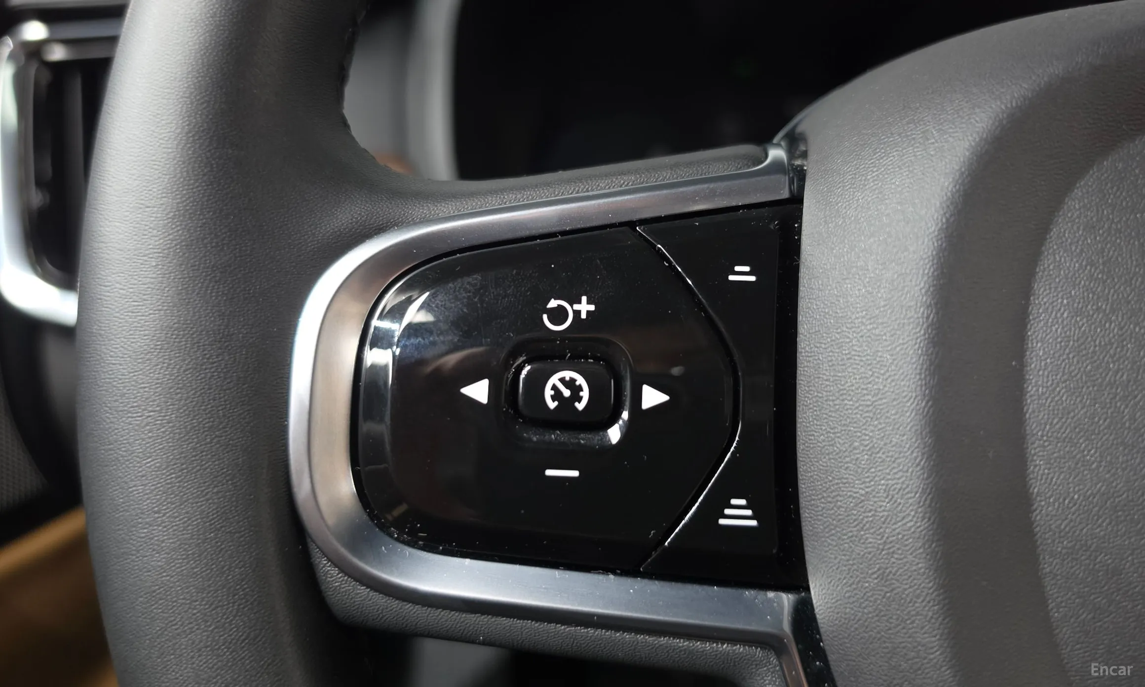 Volvo S90 превью 17