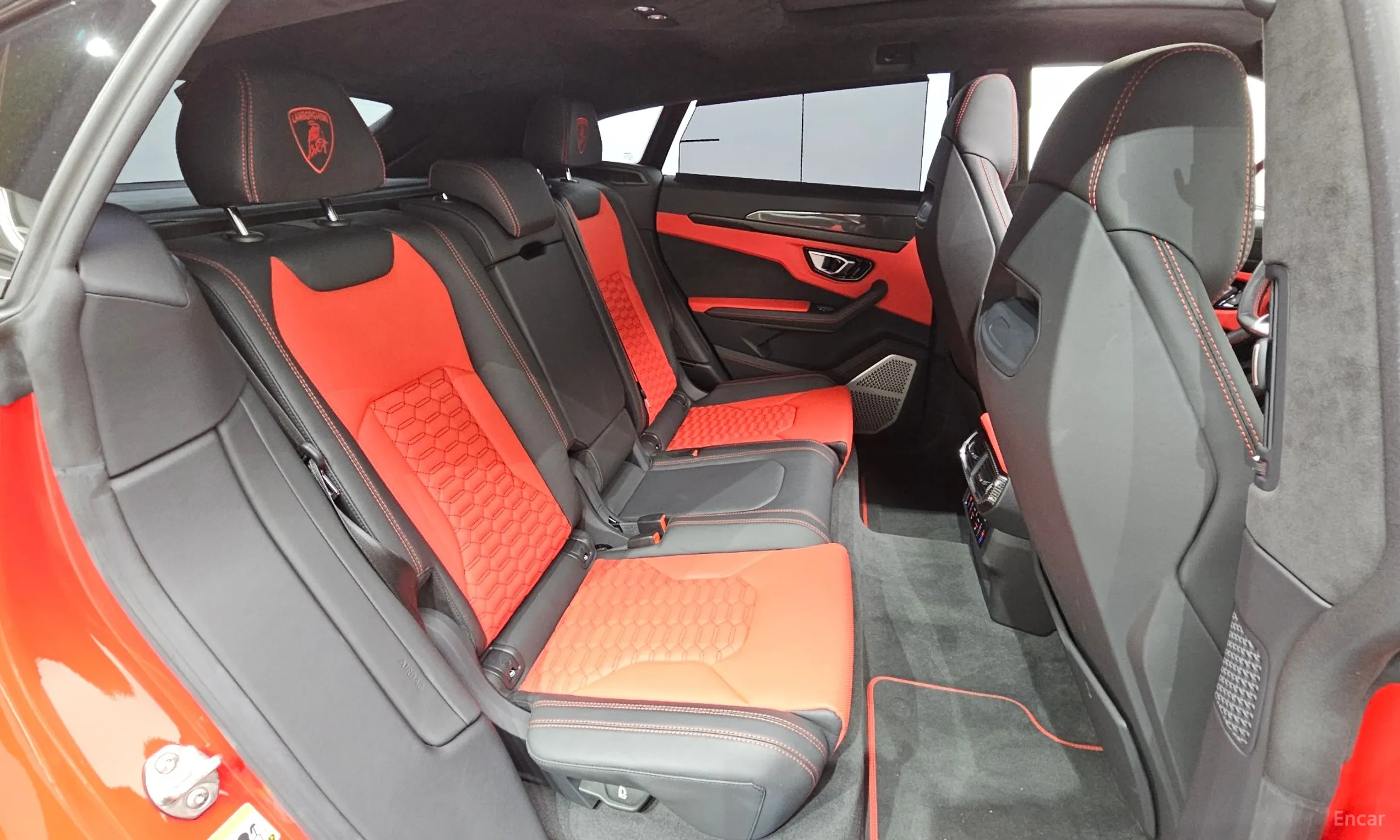 Lamborghini Urus превью 11