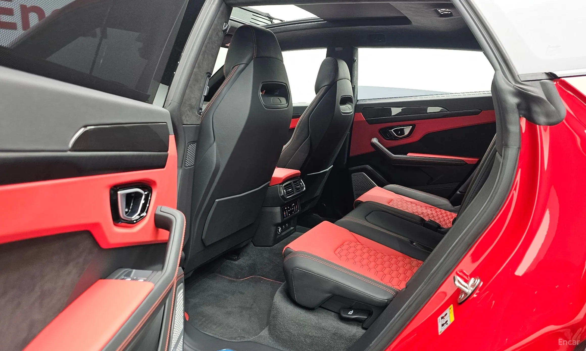 Lamborghini Urus превью 12