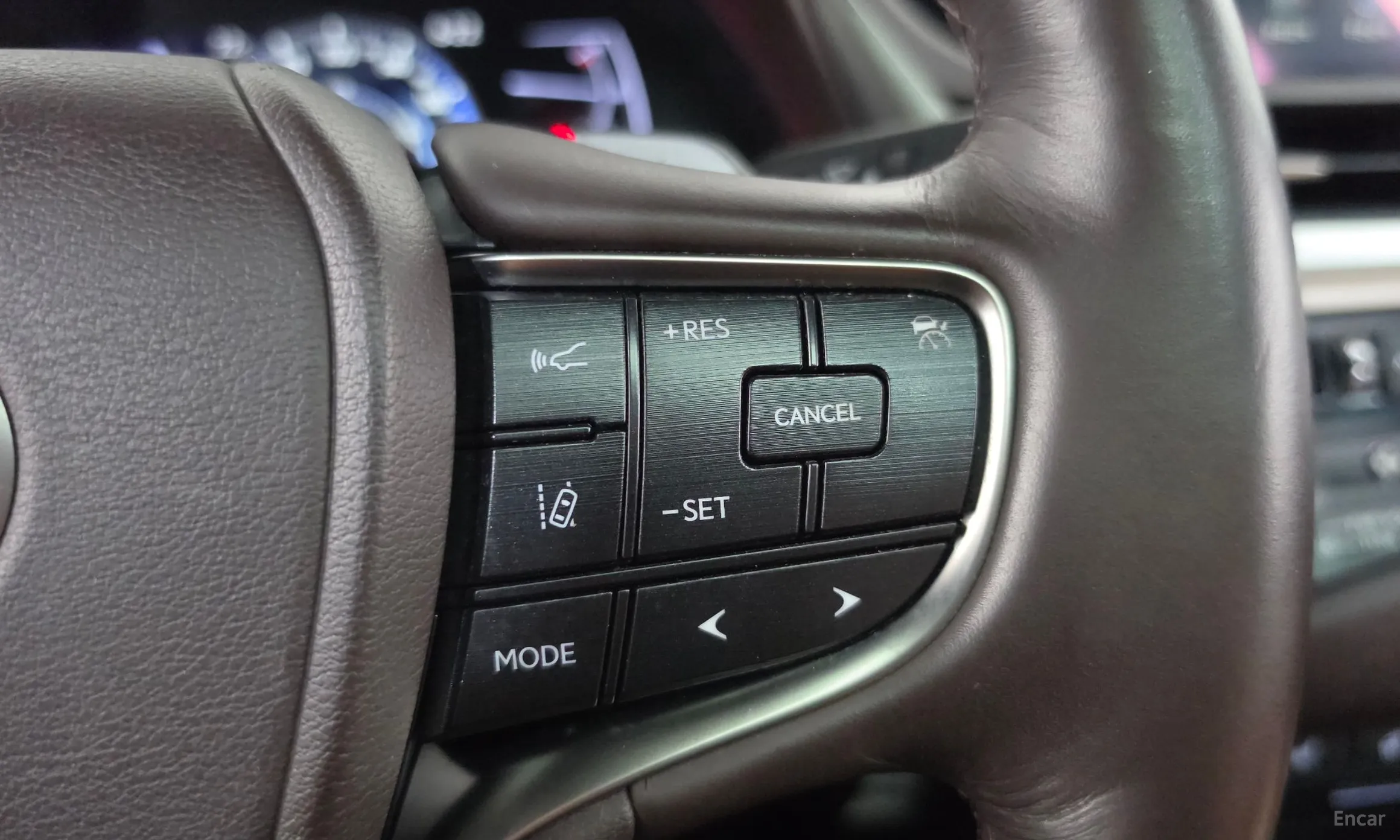 Lexus ES300h 7th Generation превью 16