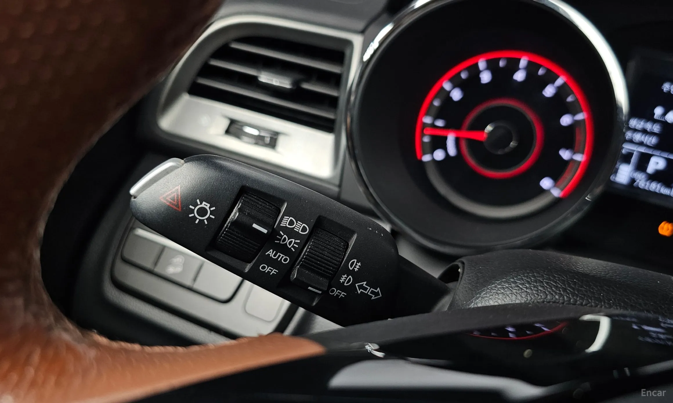 KG Mobility (SsangYong) Tivoli Armor превью 18