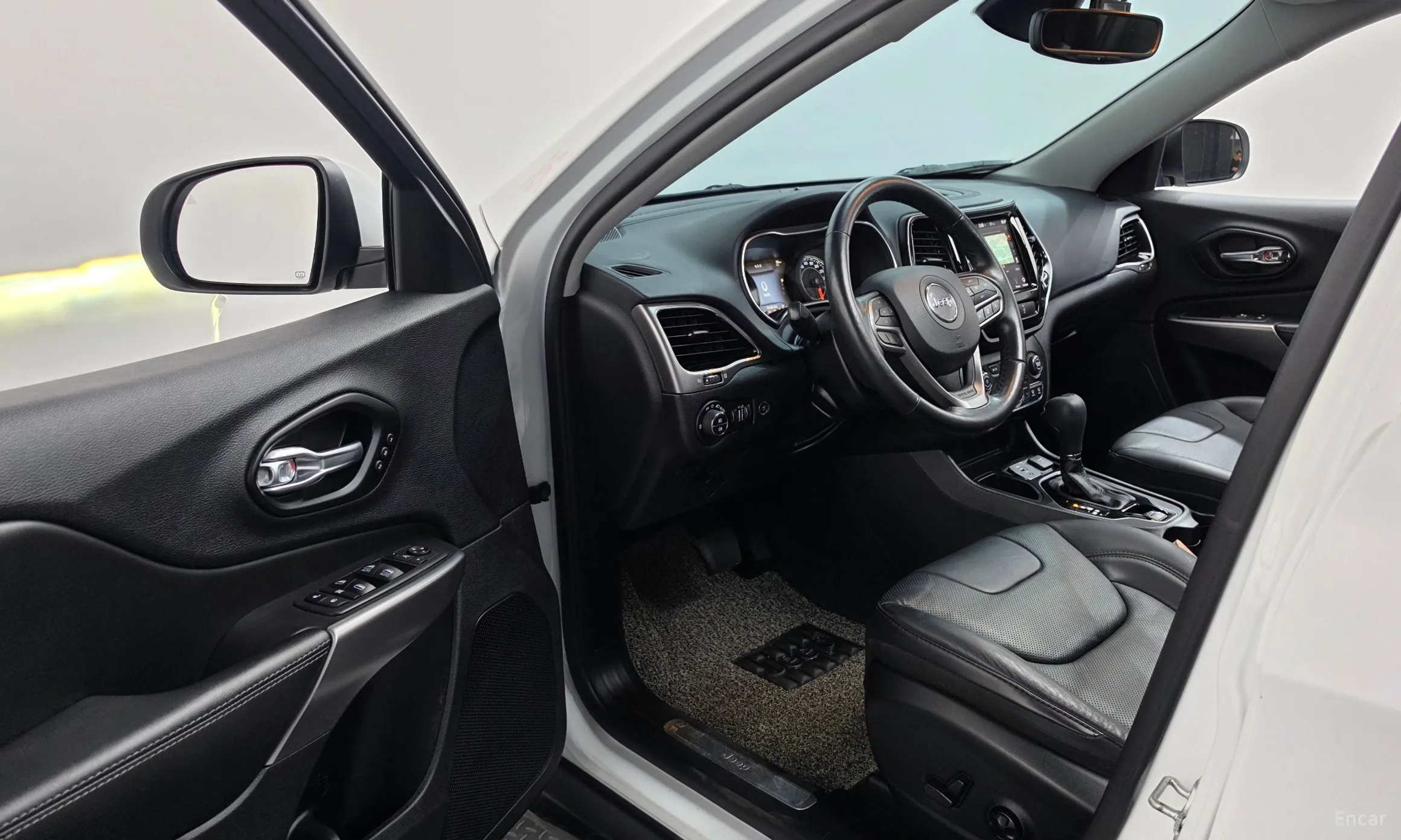 Jeep Cherokee (KL) превью 10