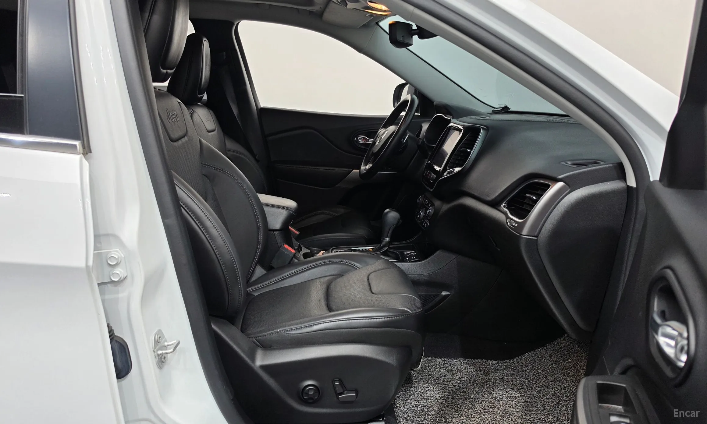 Jeep Cherokee (KL) превью 11
