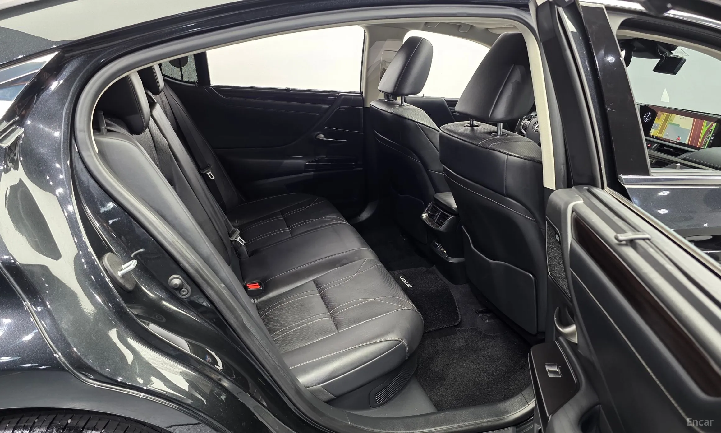 Lexus ES300h 7th Generation превью 11