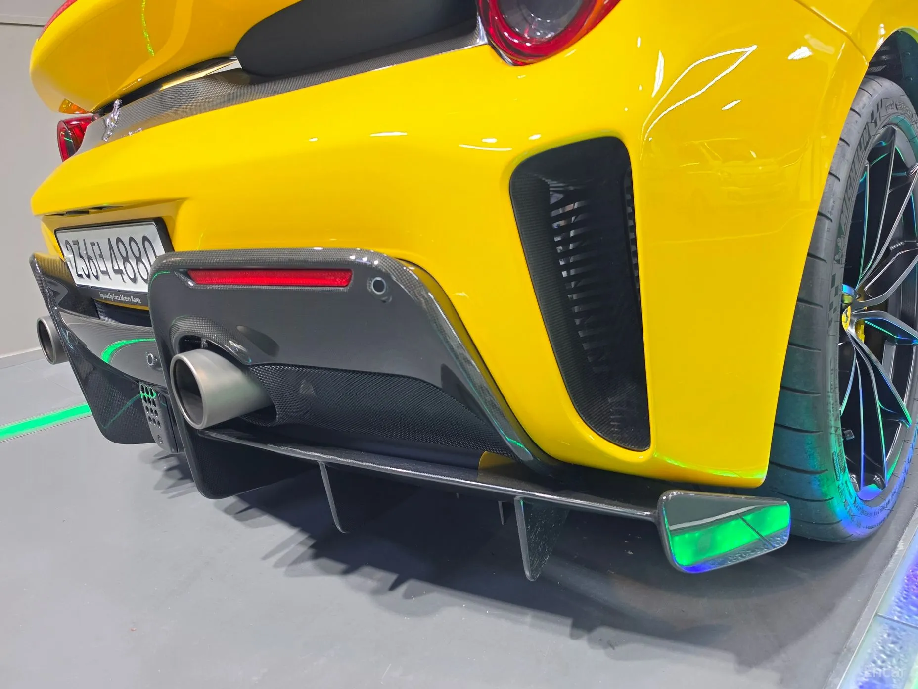 Ferrari 488 Pista превью 13
