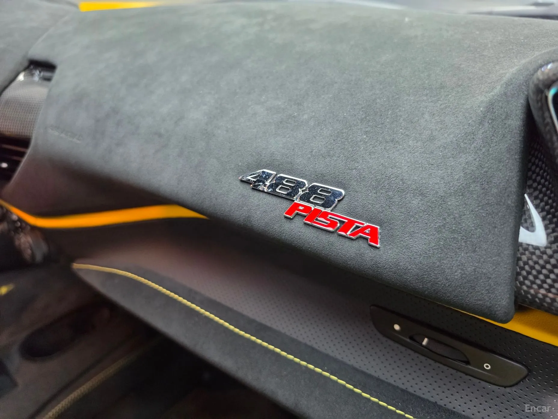 Ferrari 488 Pista превью 19