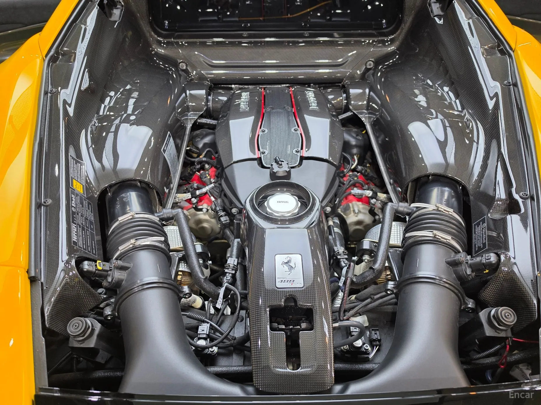 Ferrari 488 Pista превью 20