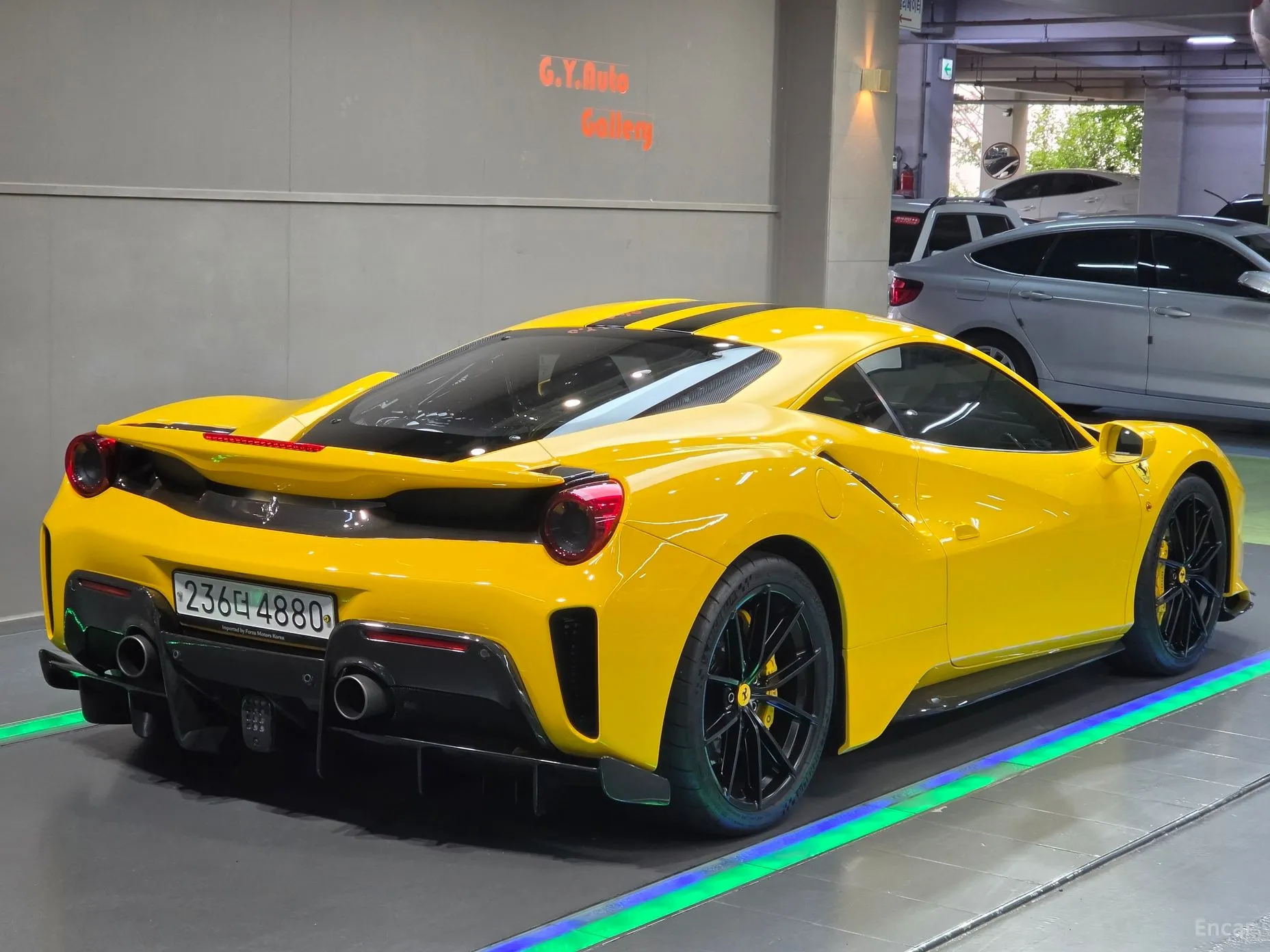 Ferrari 488 Pista превью 3