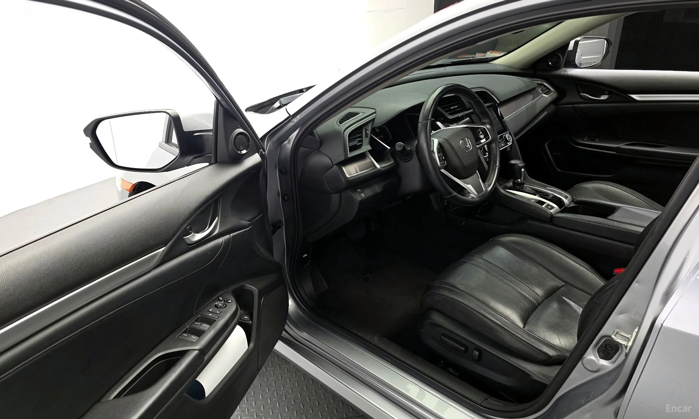 Honda Civic превью 10