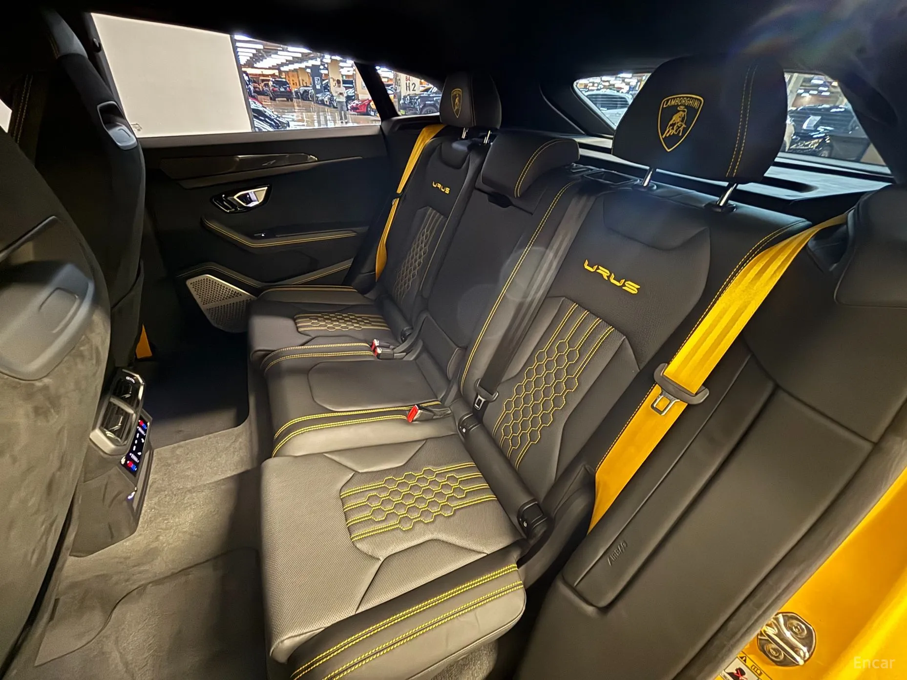 Lamborghini Urus превью 10