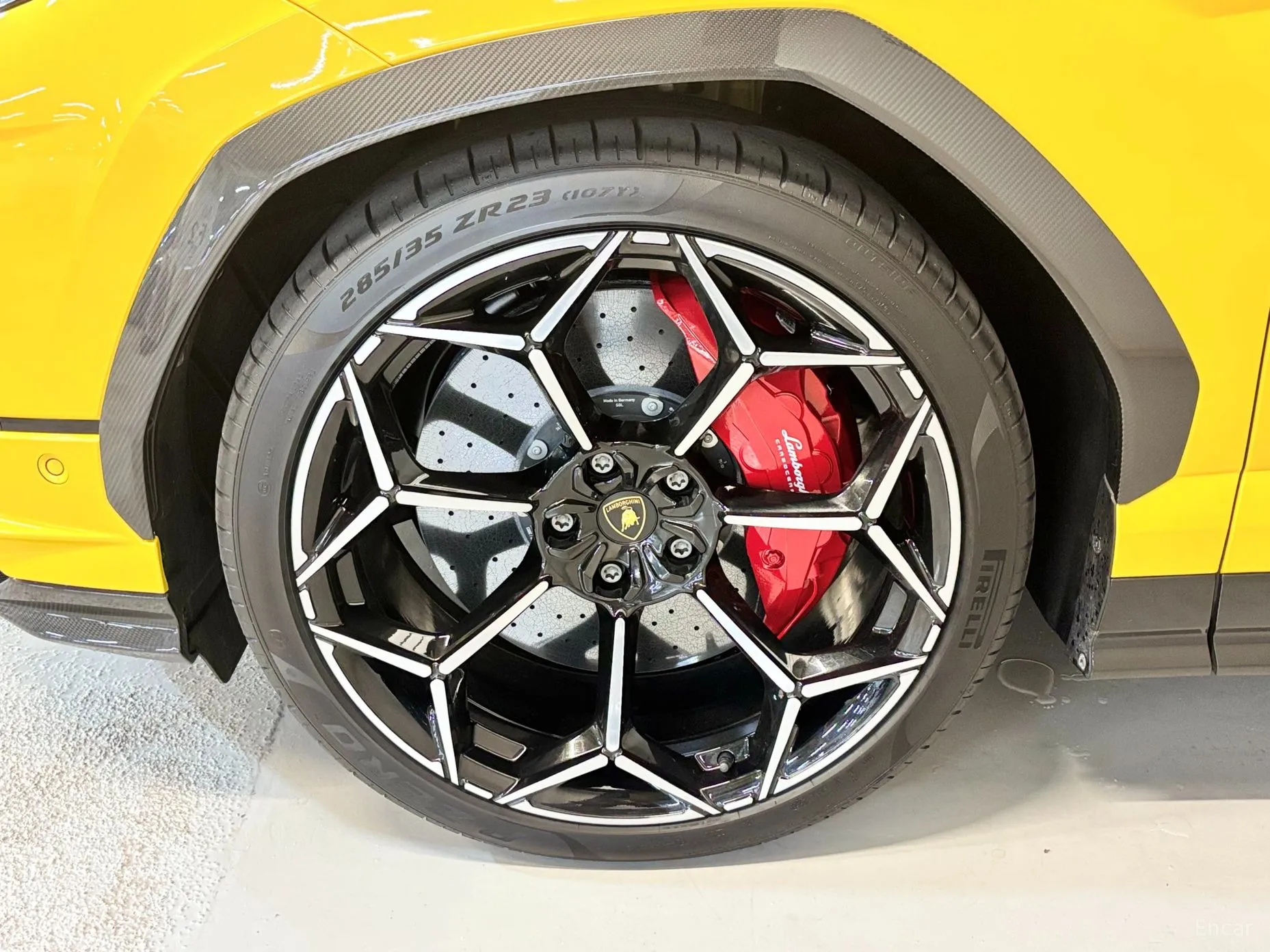 Lamborghini Urus превью 4