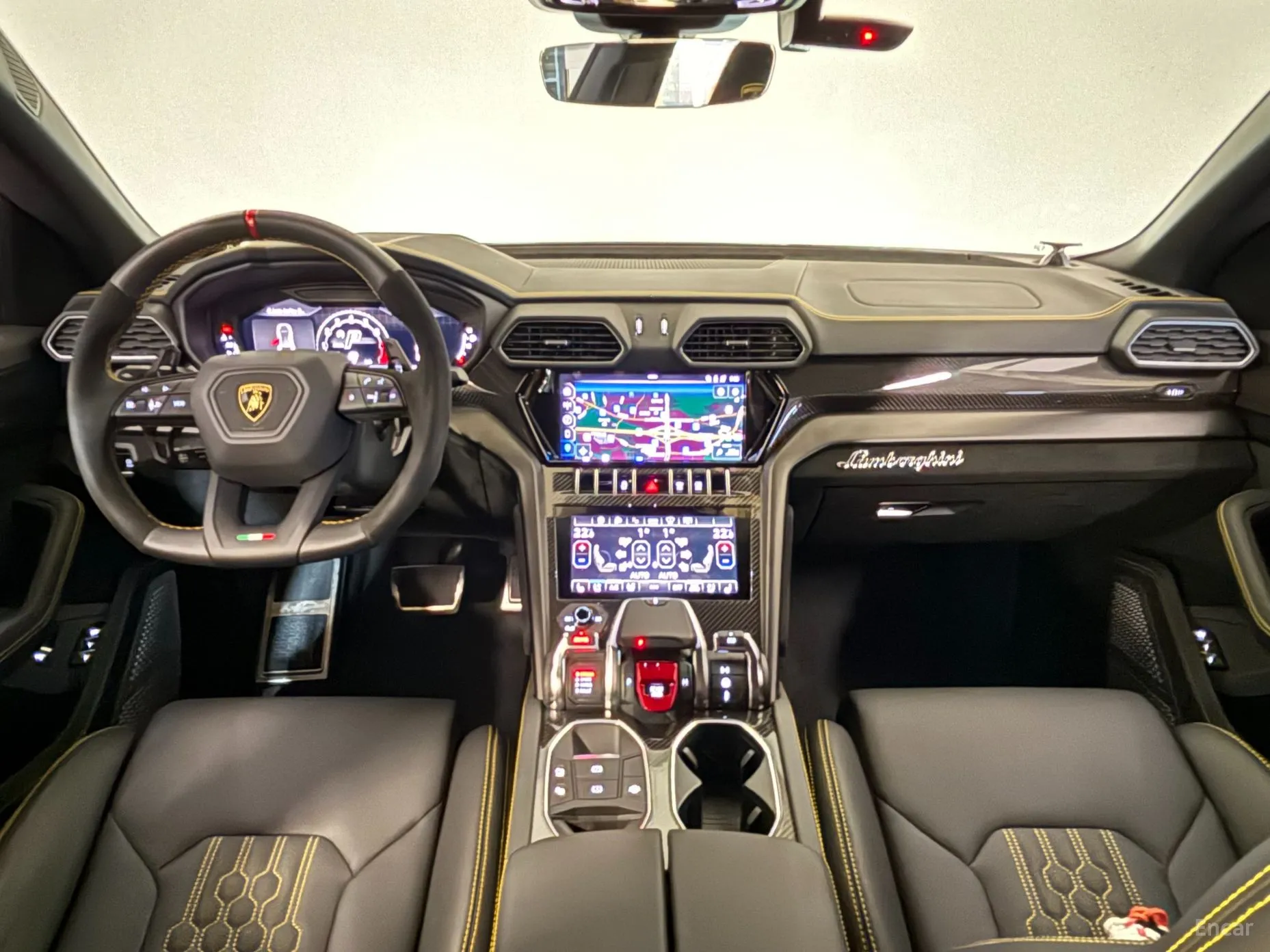 Lamborghini Urus превью 6