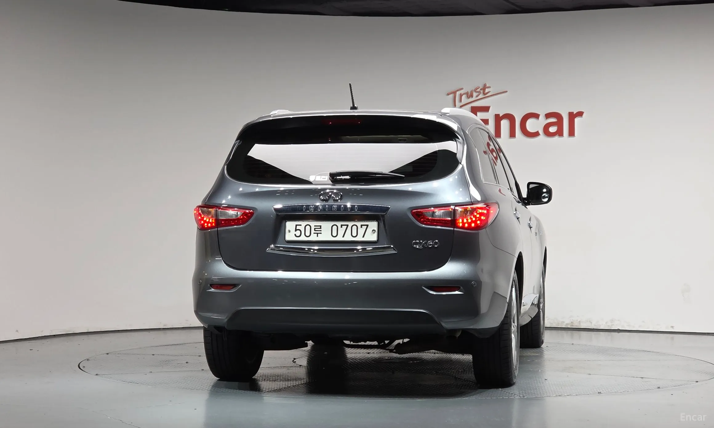 Infiniti QX60 превью 4
