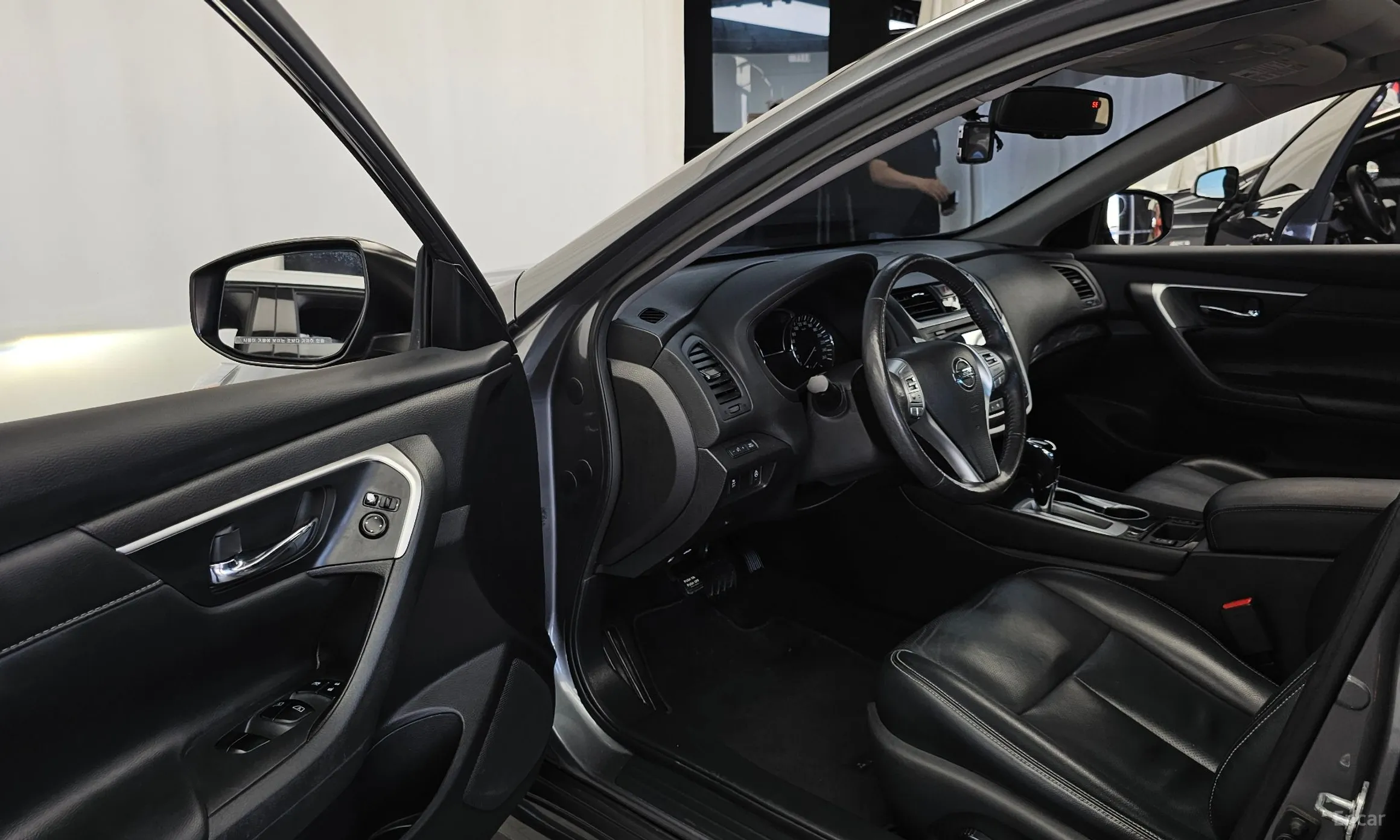 Nissan Altima превью 10