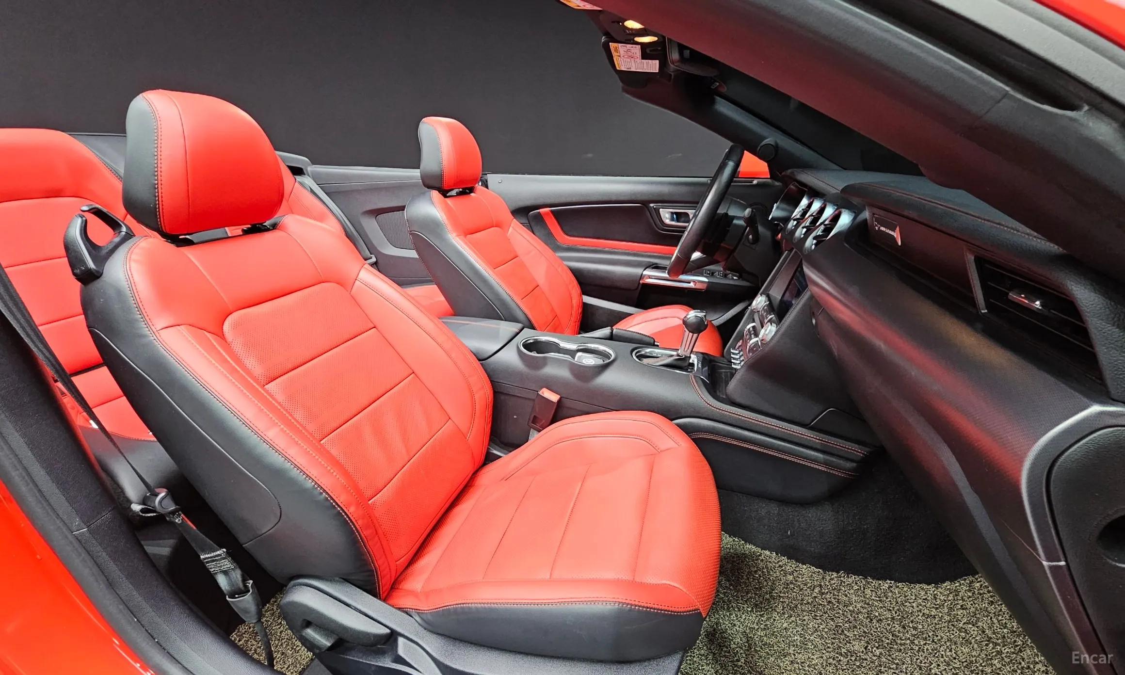 Ford Mustang превью 10