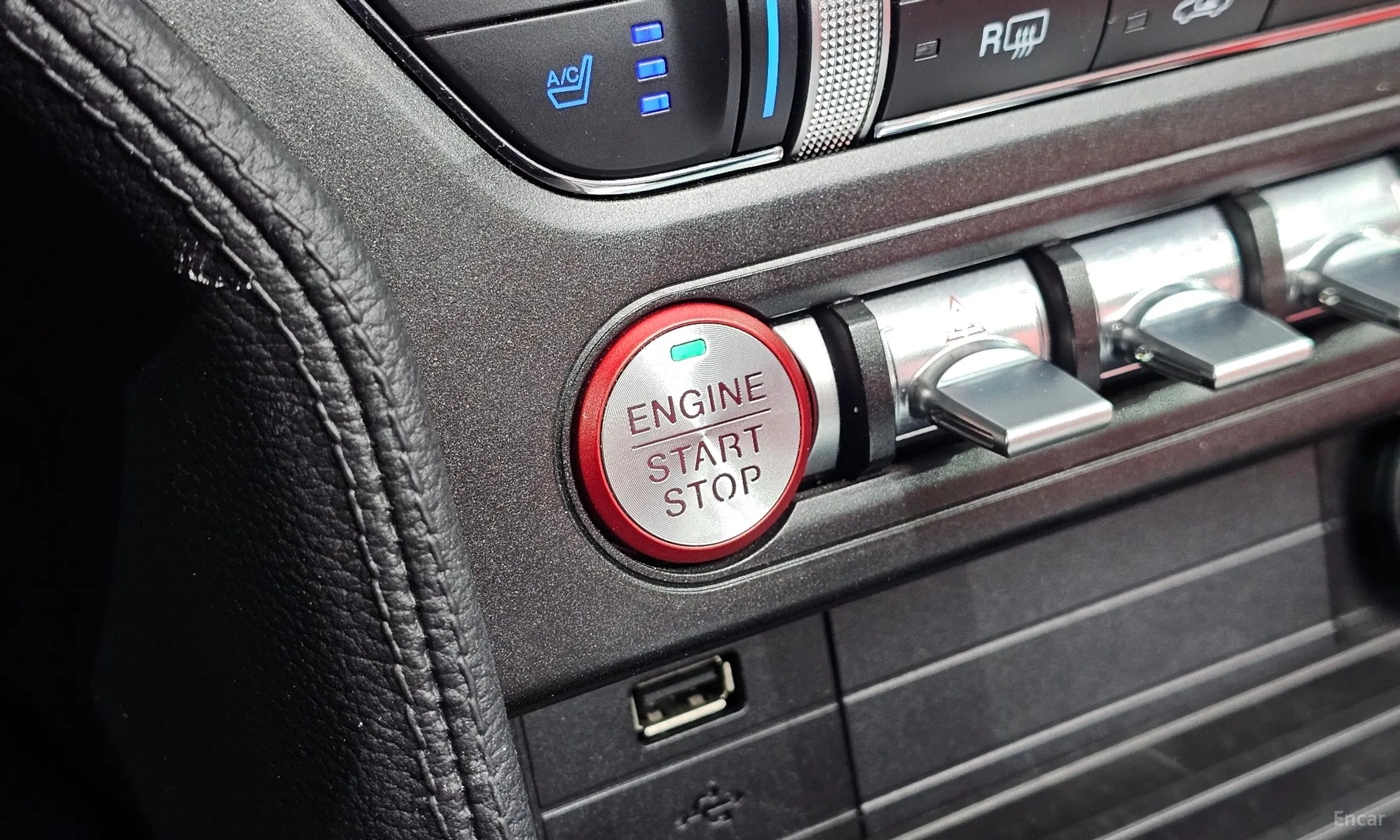 Ford Mustang превью 16