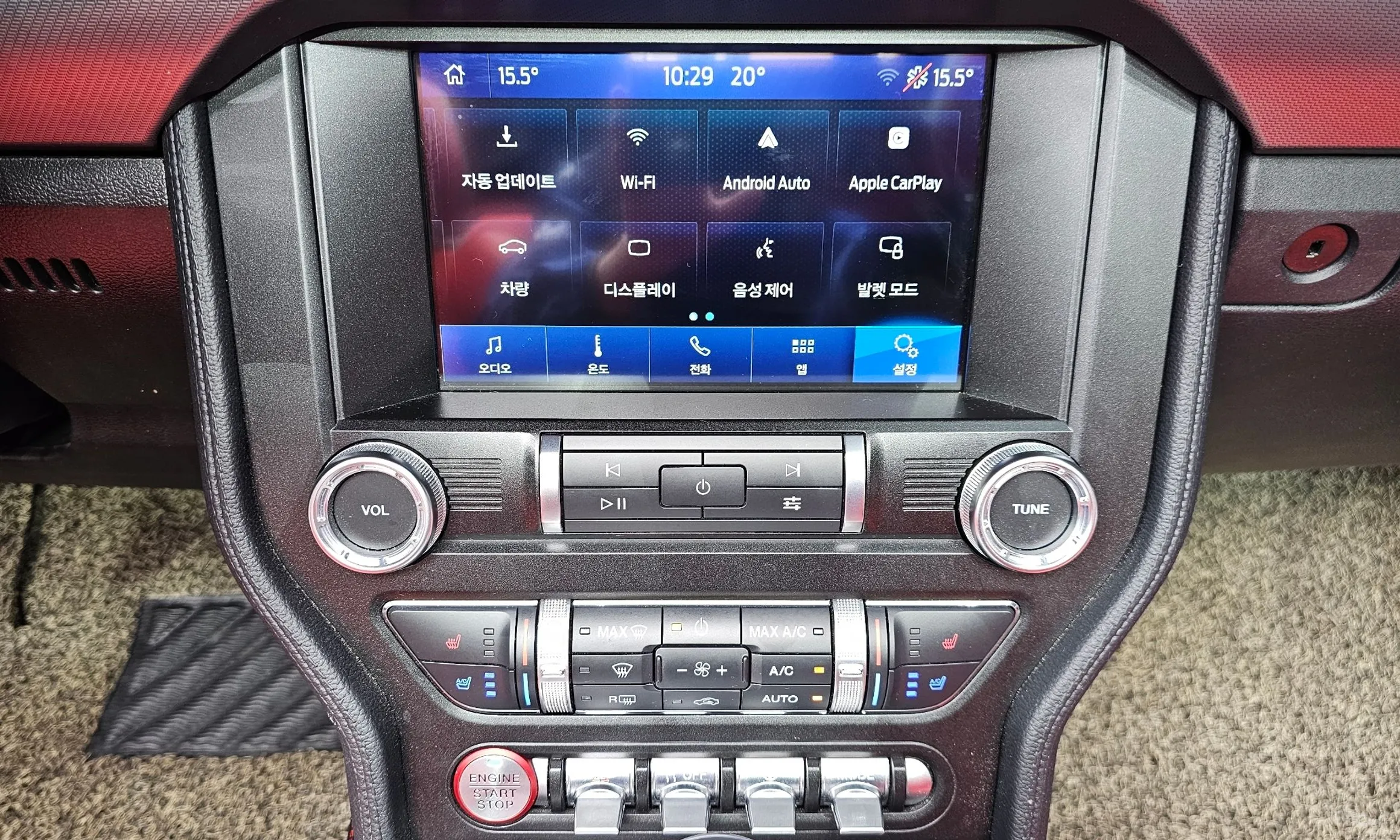 Ford Mustang превью 17