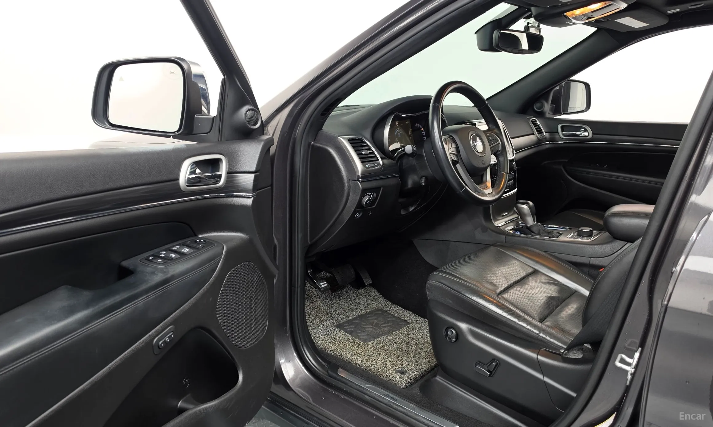 Jeep Grand Cherokee превью 10