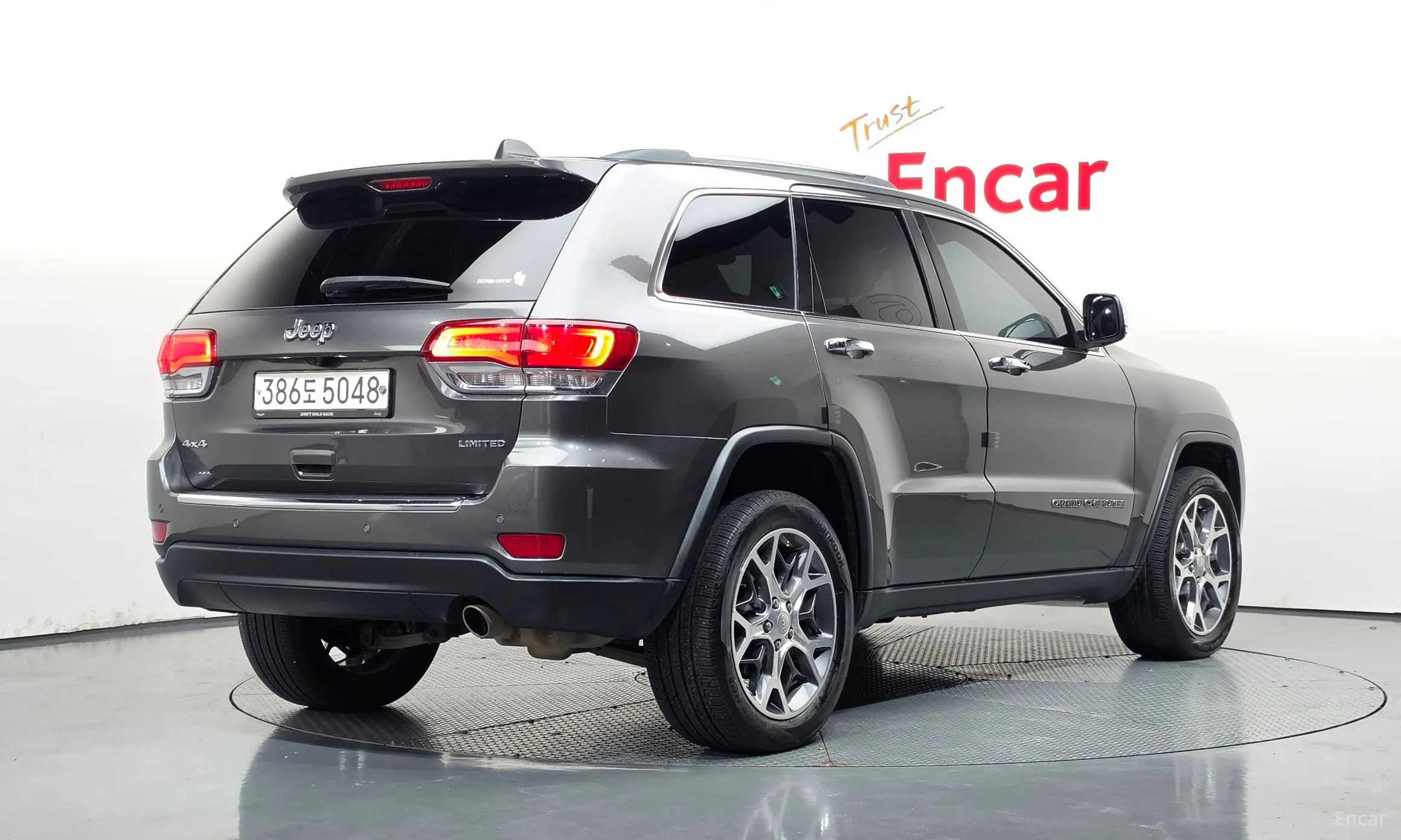 Jeep Grand Cherokee превью 2