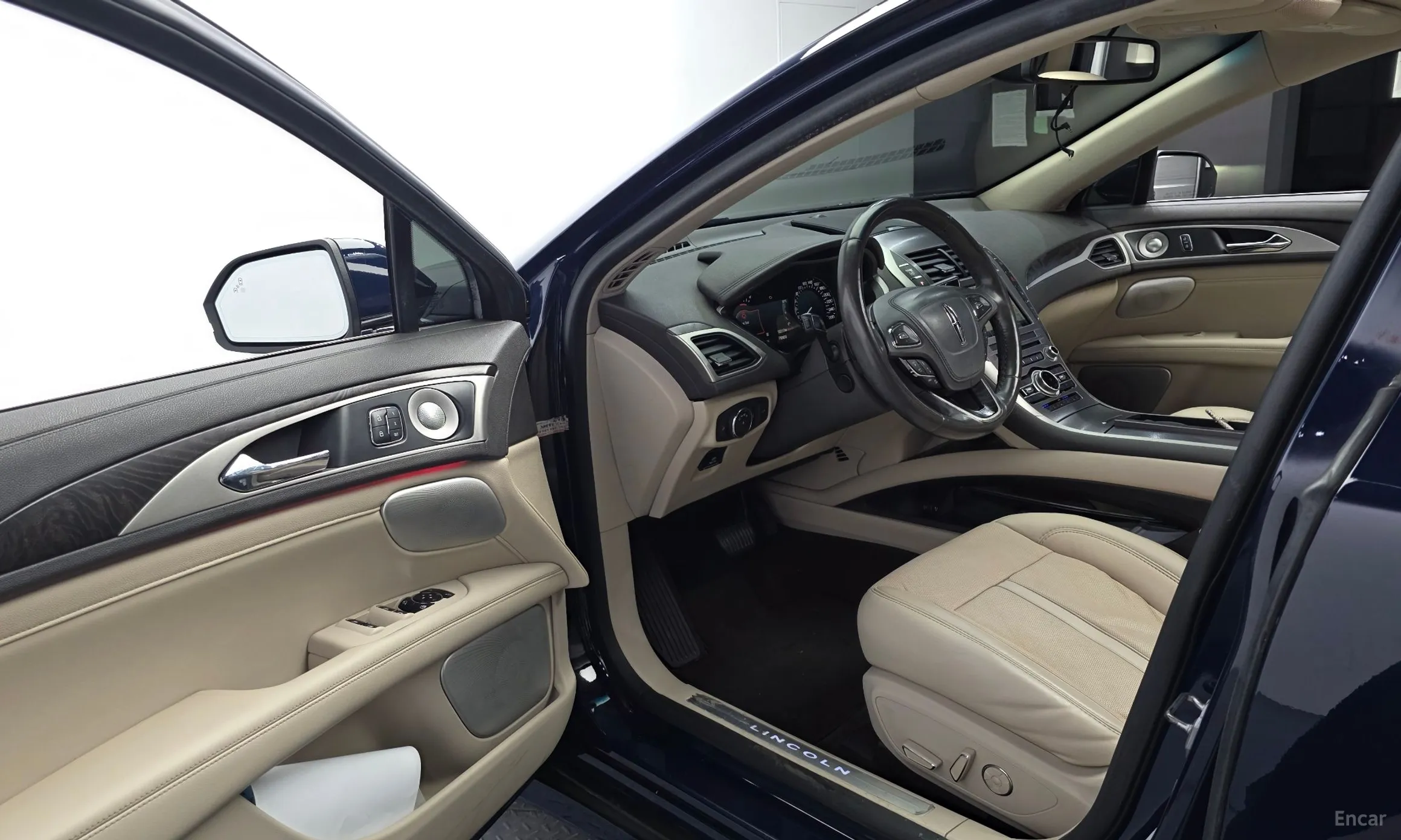 Lincoln New MKZ превью 10