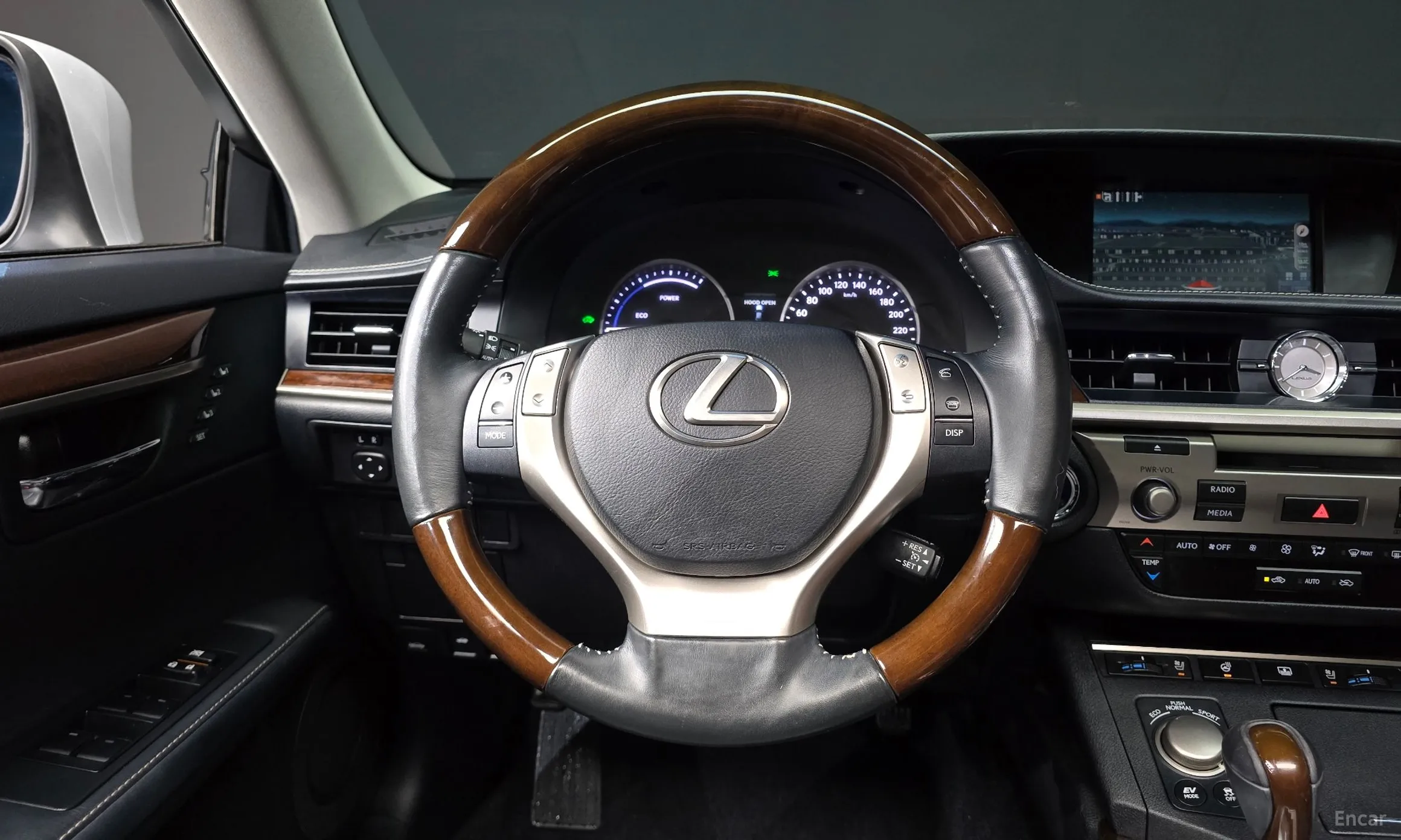 Lexus New ES300h превью 12