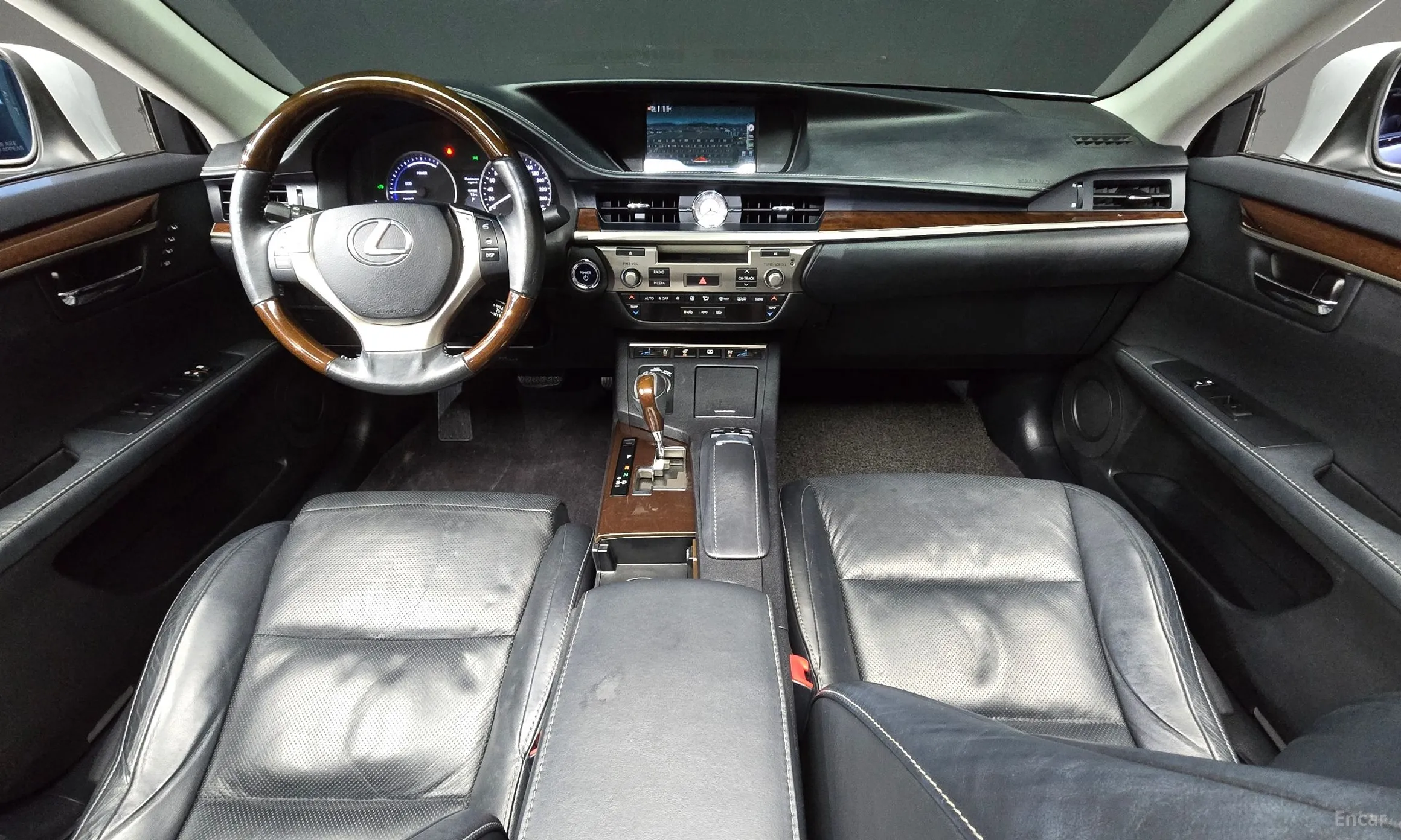 Lexus New ES300h превью 7