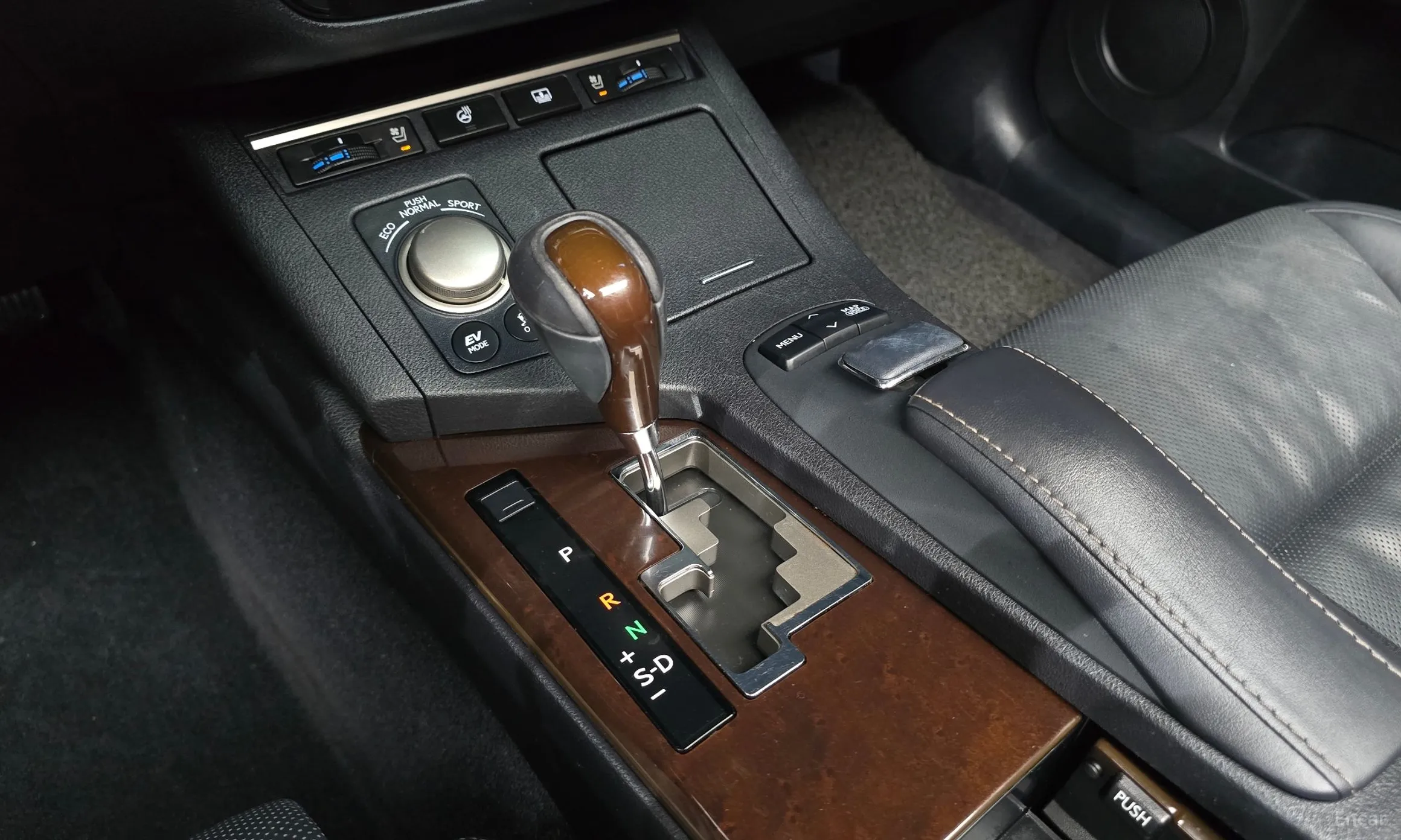 Lexus New ES300h превью 9
