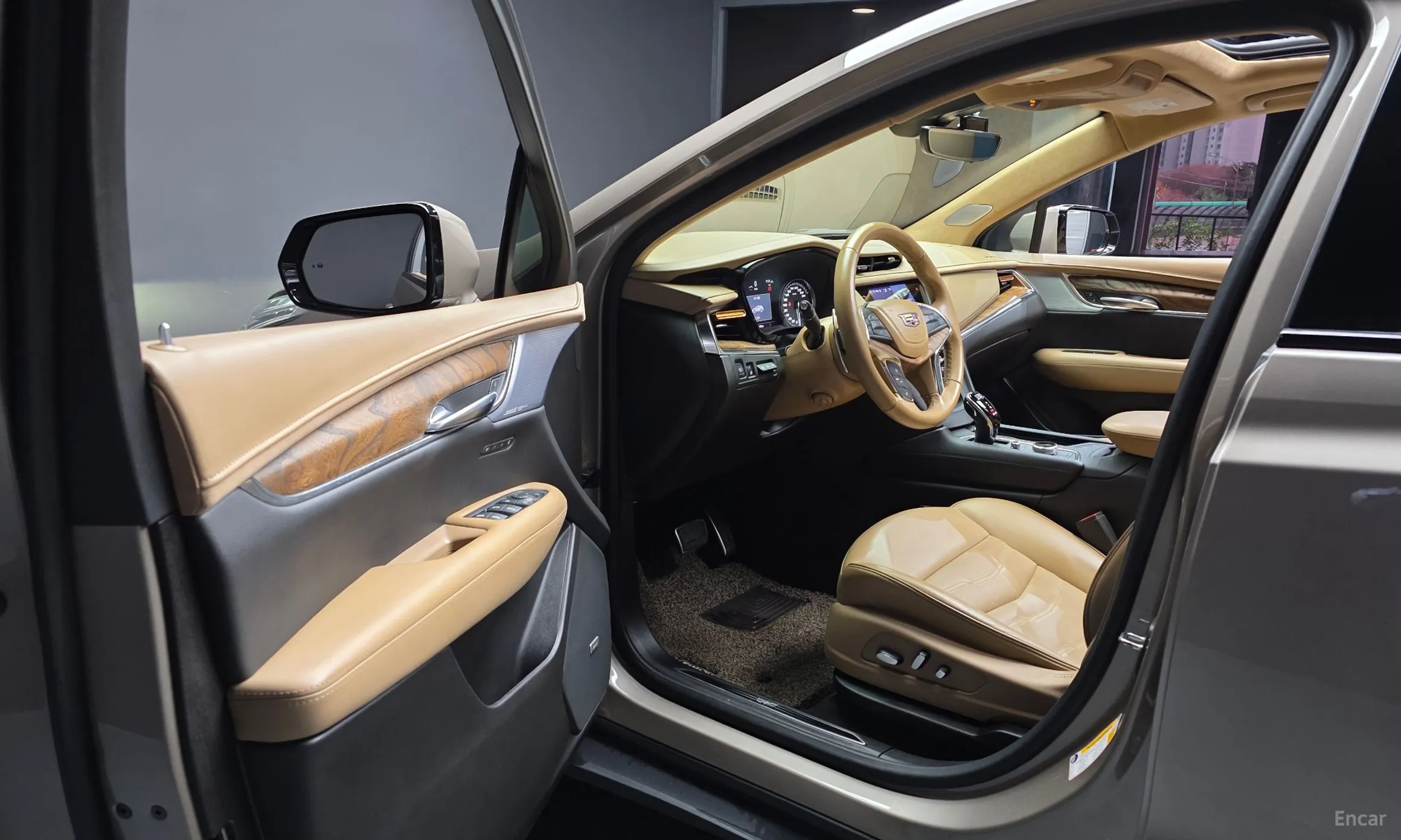 Cadillac XT5 превью 10