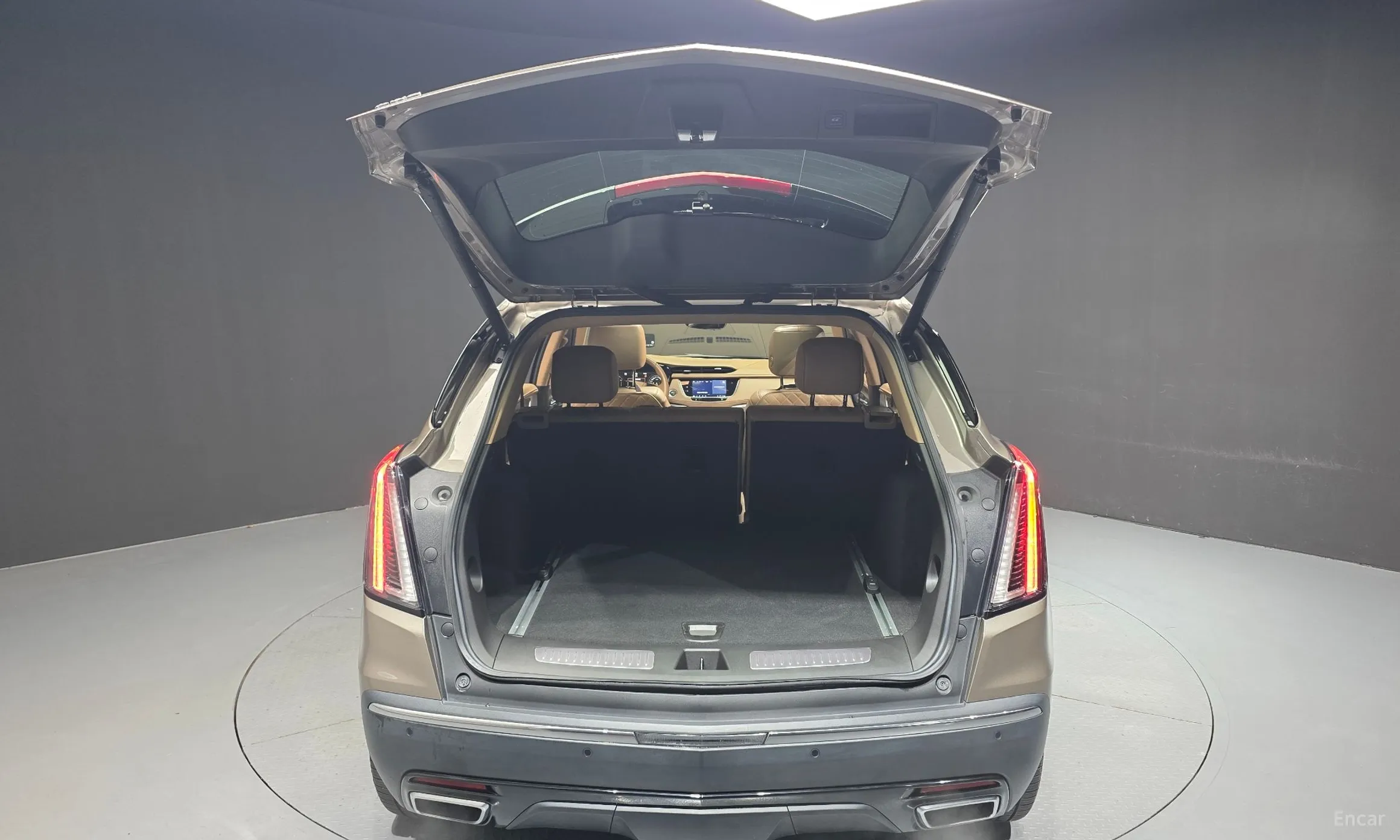 Cadillac XT5 превью 17