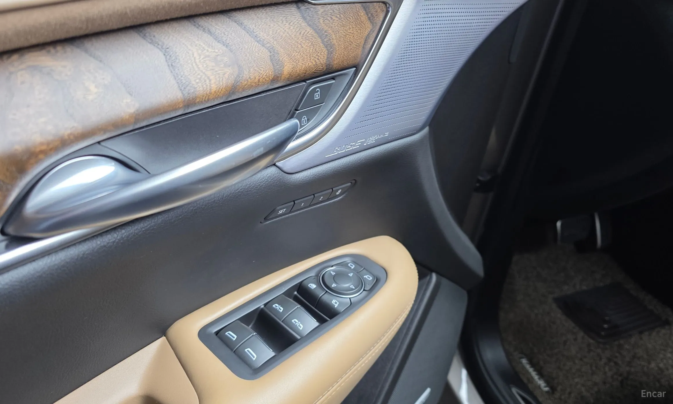 Cadillac XT5 превью 18