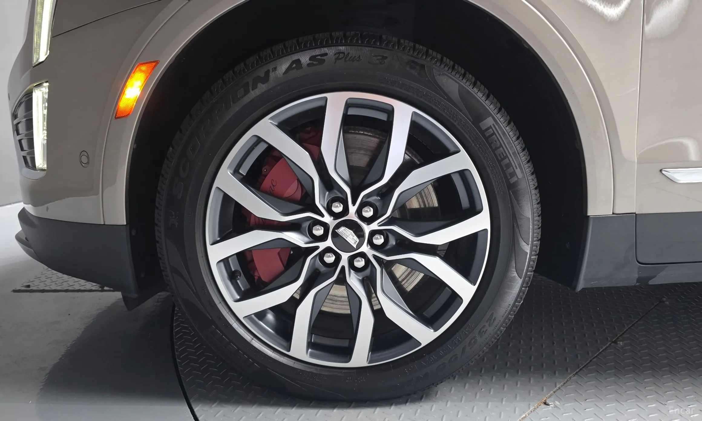 Cadillac XT5 превью 5