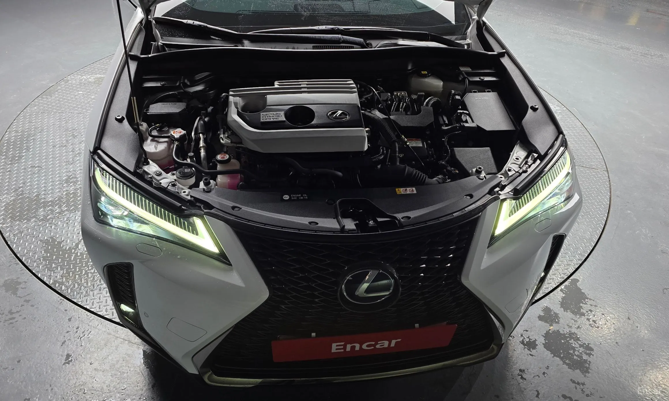 Lexus UX250h превью 6