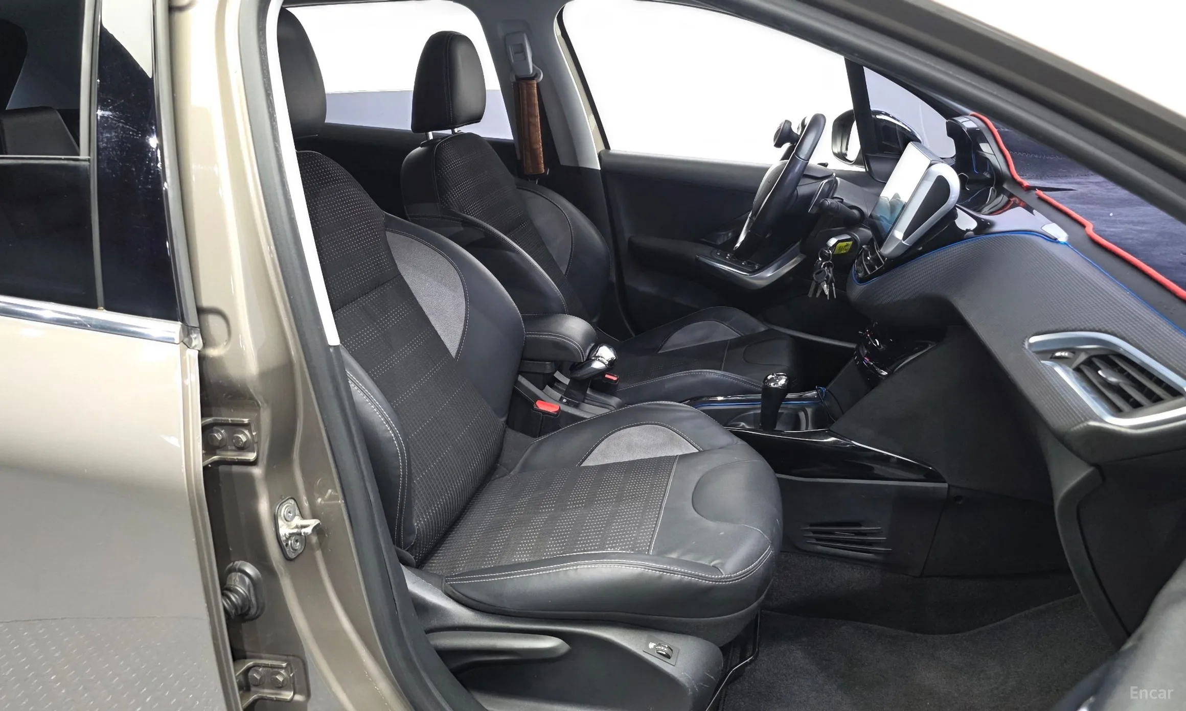 Peugeot 2008. превью 11