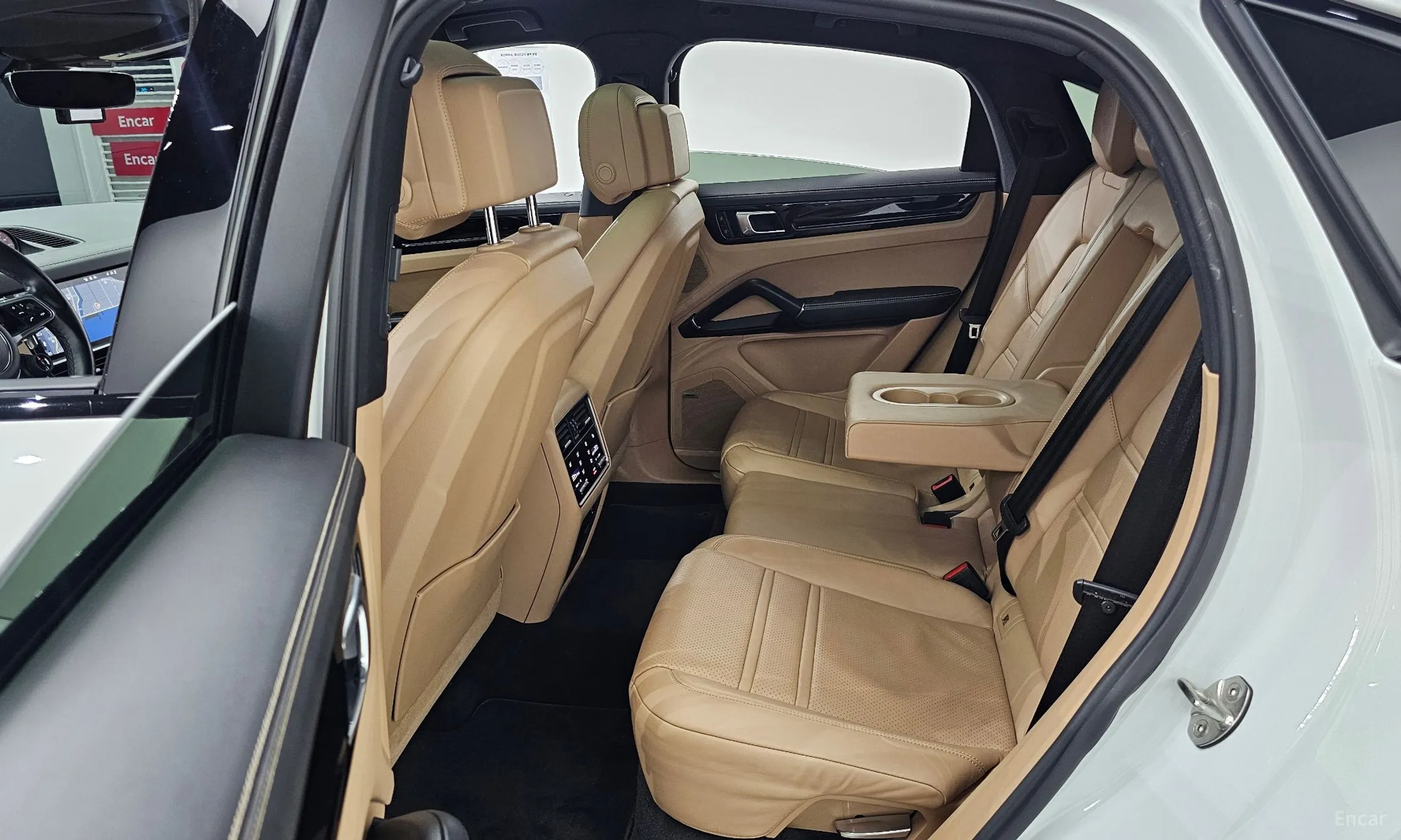 Porsche Cayenne (PO536) превью 12
