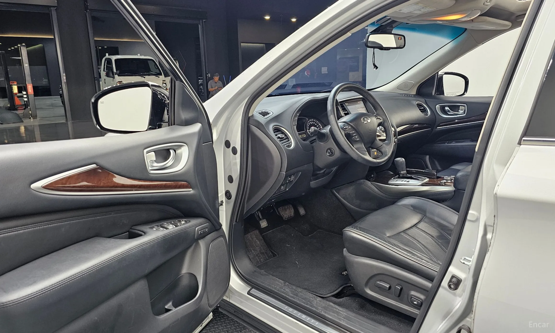 Infiniti QX60 превью 10