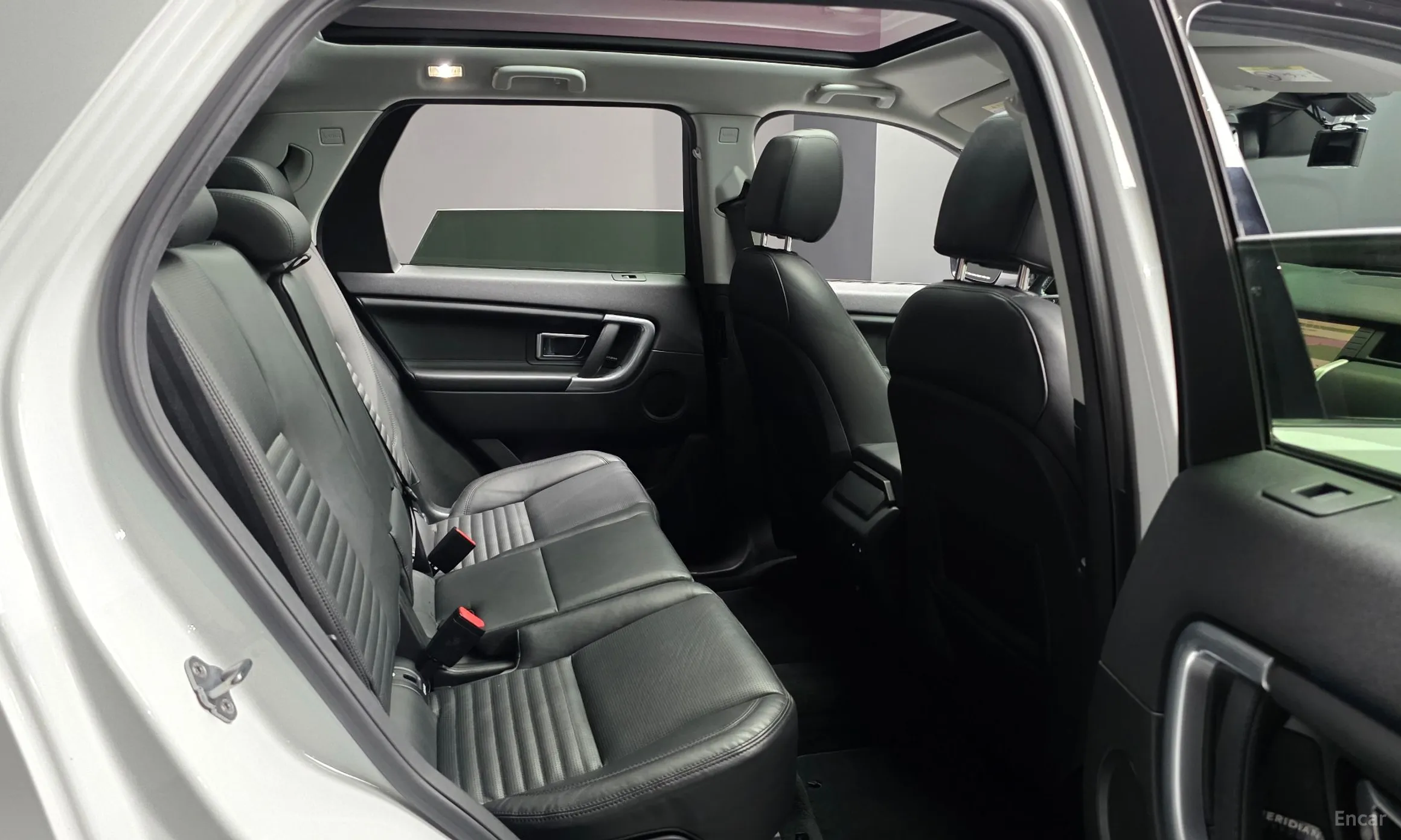 Land Rover Discovery Sports превью 12