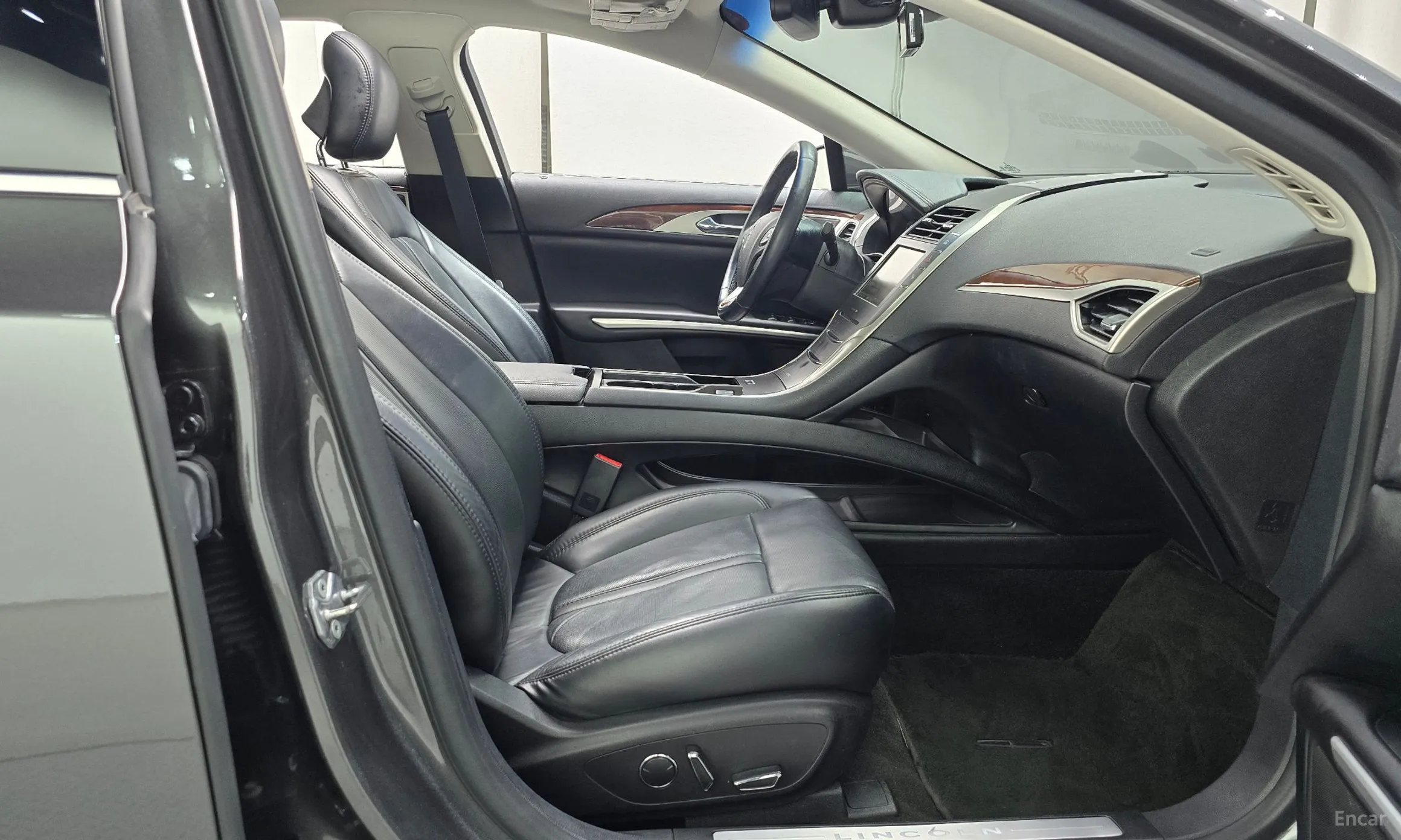 Lincoln New MKZ превью 12