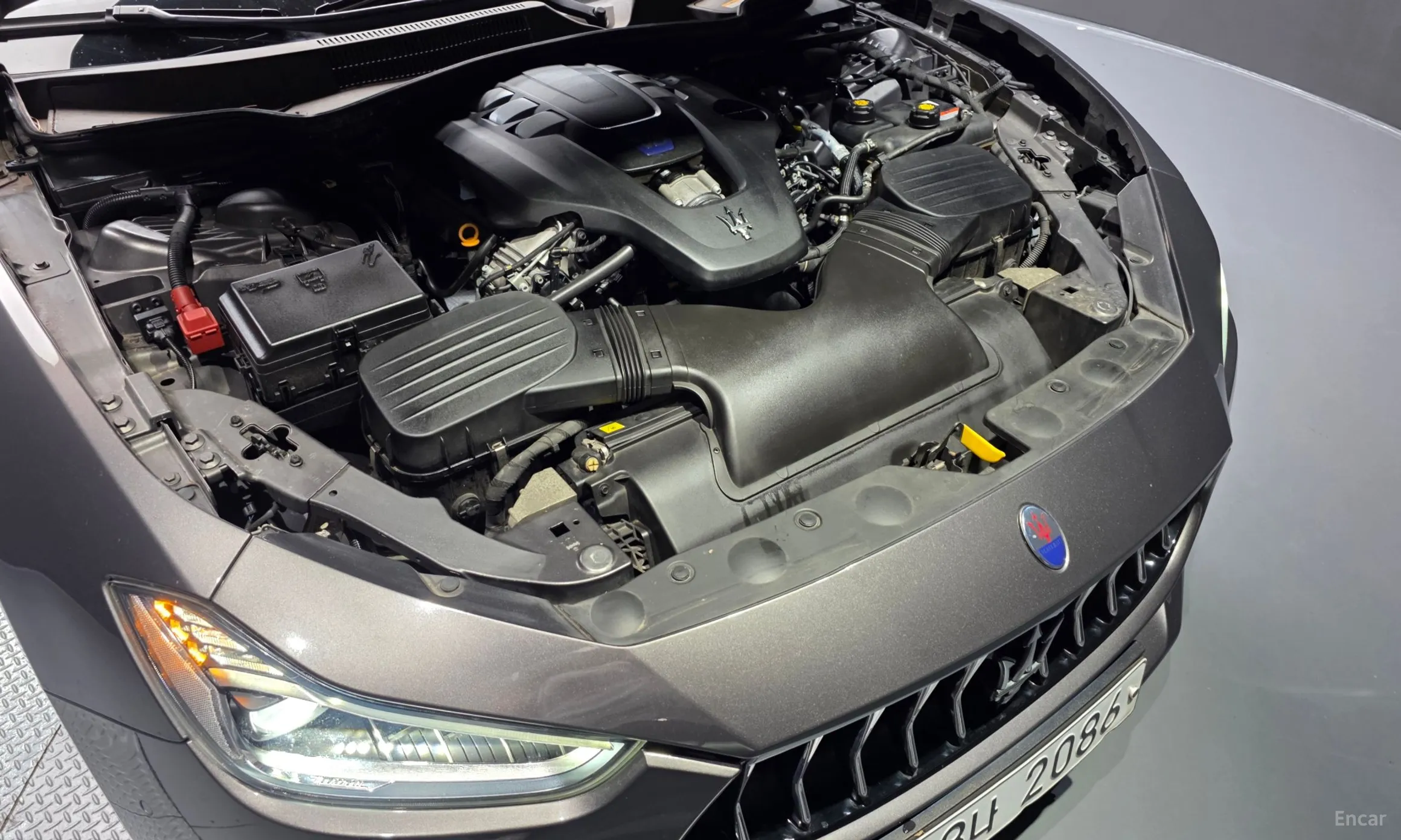Maserati Ghibli превью 6
