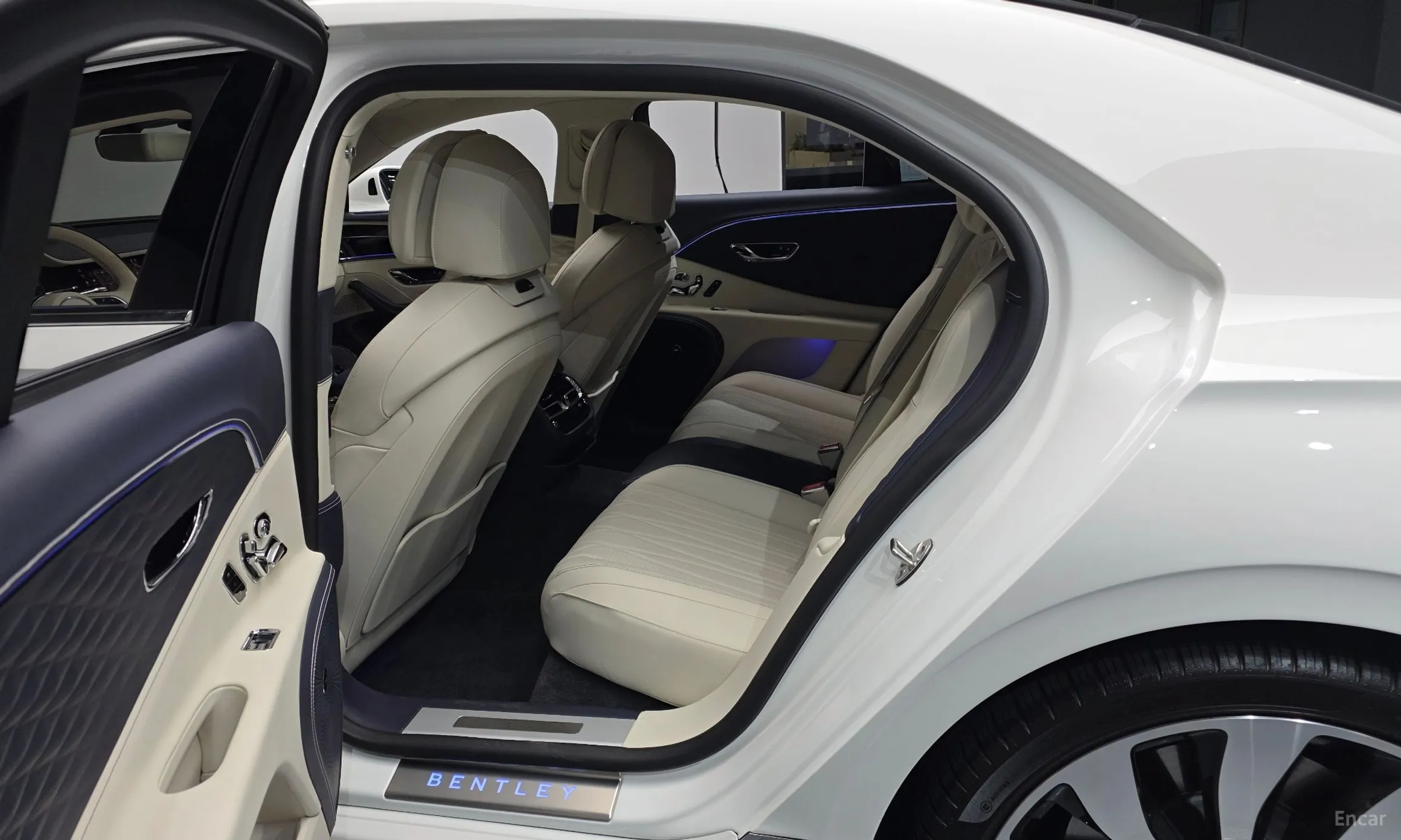 Bentley Flying Spur 3rd Generation превью 11