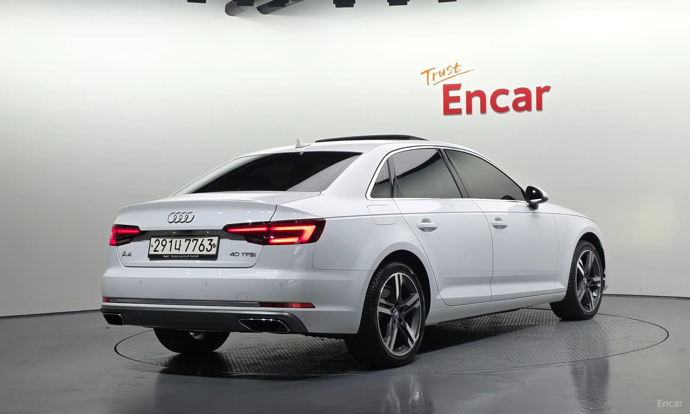 Audi A4 (B9)