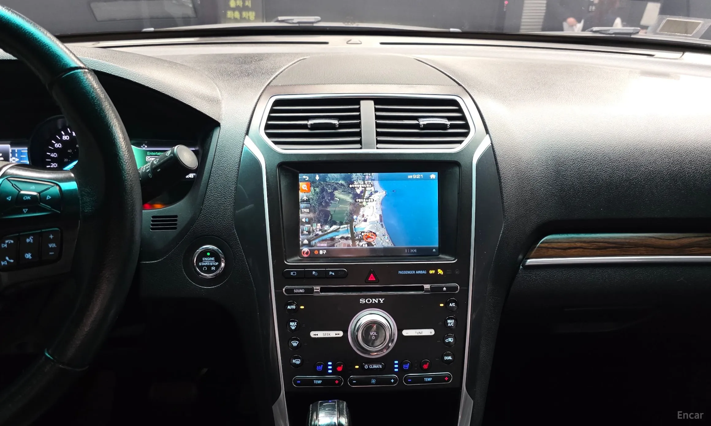 Ford Explorer превью 14